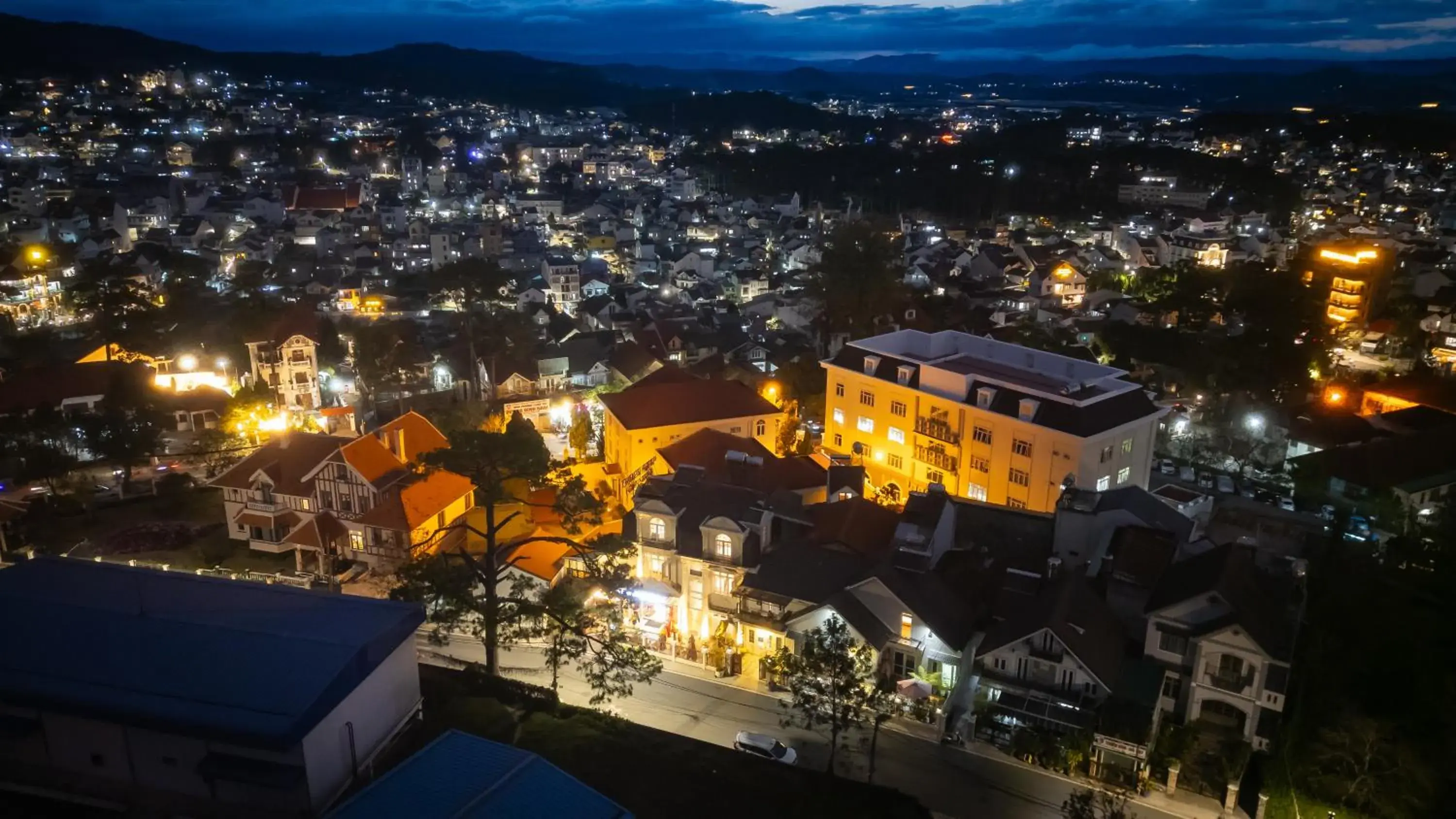 Property building in Green Meadow Central Đà Lạt - O'TEL Property building in Green Meadow Central Đà Lạt - O'TEL