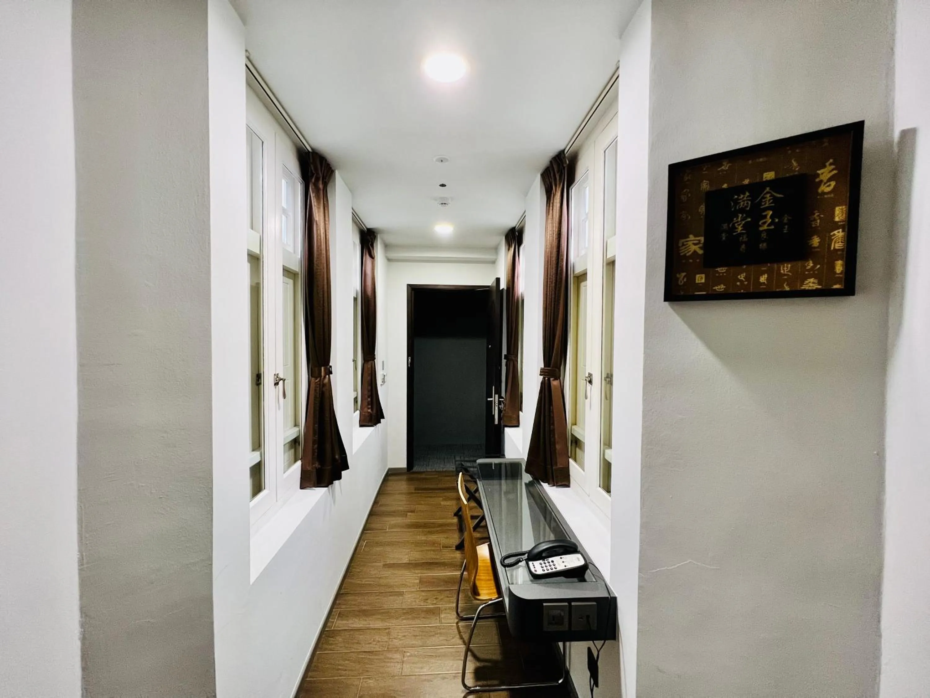 Seating area in Bliss Hotel Singapore