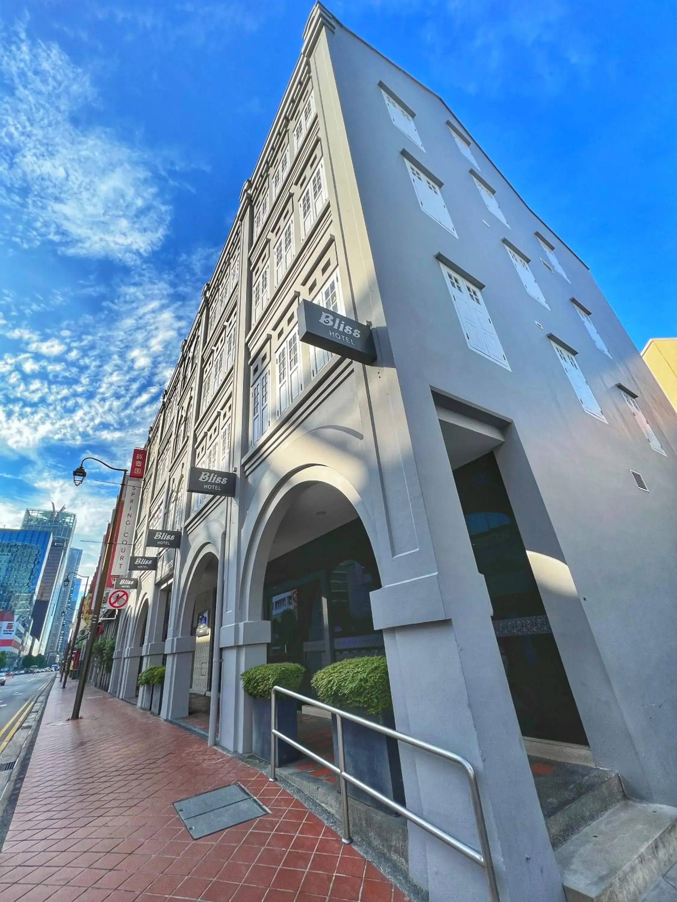 Property building in Bliss Hotel Singapore Property building in Bliss Hotel Singapore