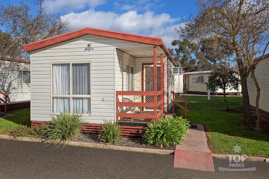 Deluxe Two-Bedroom Cabin - No Pets Allowed in Horsham Holiday Park Deluxe Two-Bedroom Cabin - No Pets Allowed in Horsham Holiday Park