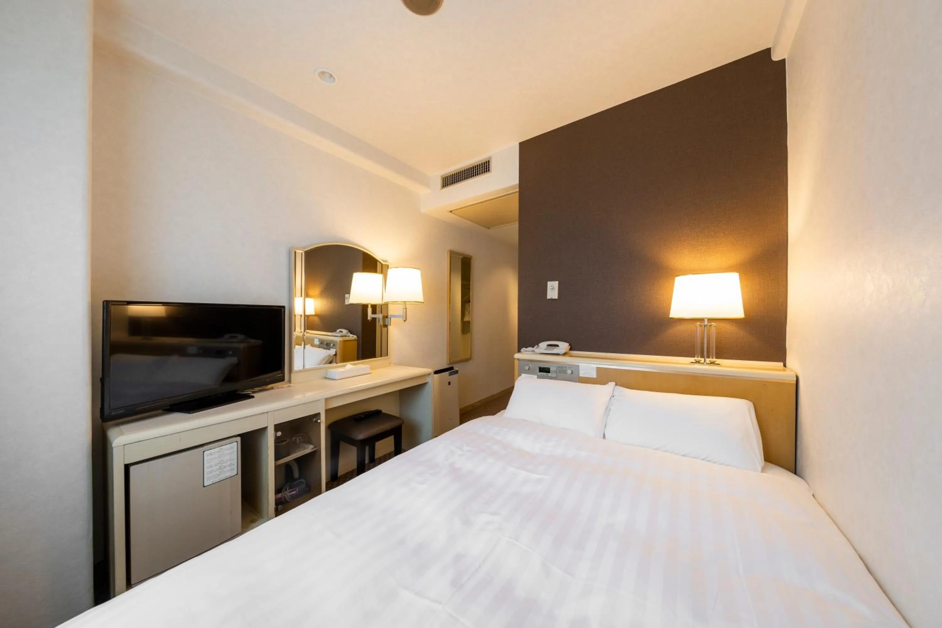 Bed in Okayama Washington Hotel Plaza