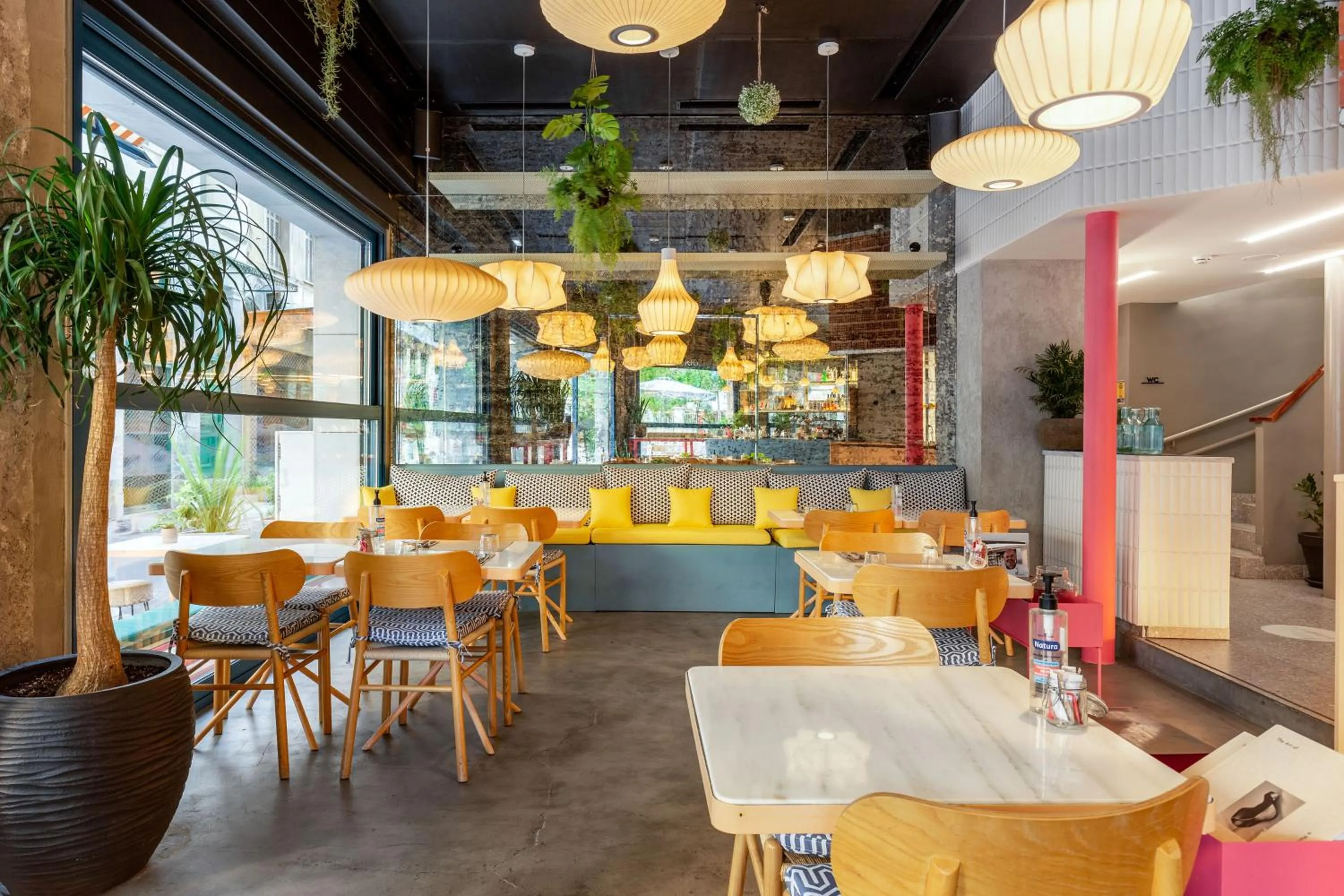 Breakfast in Bob W Athens Eolou