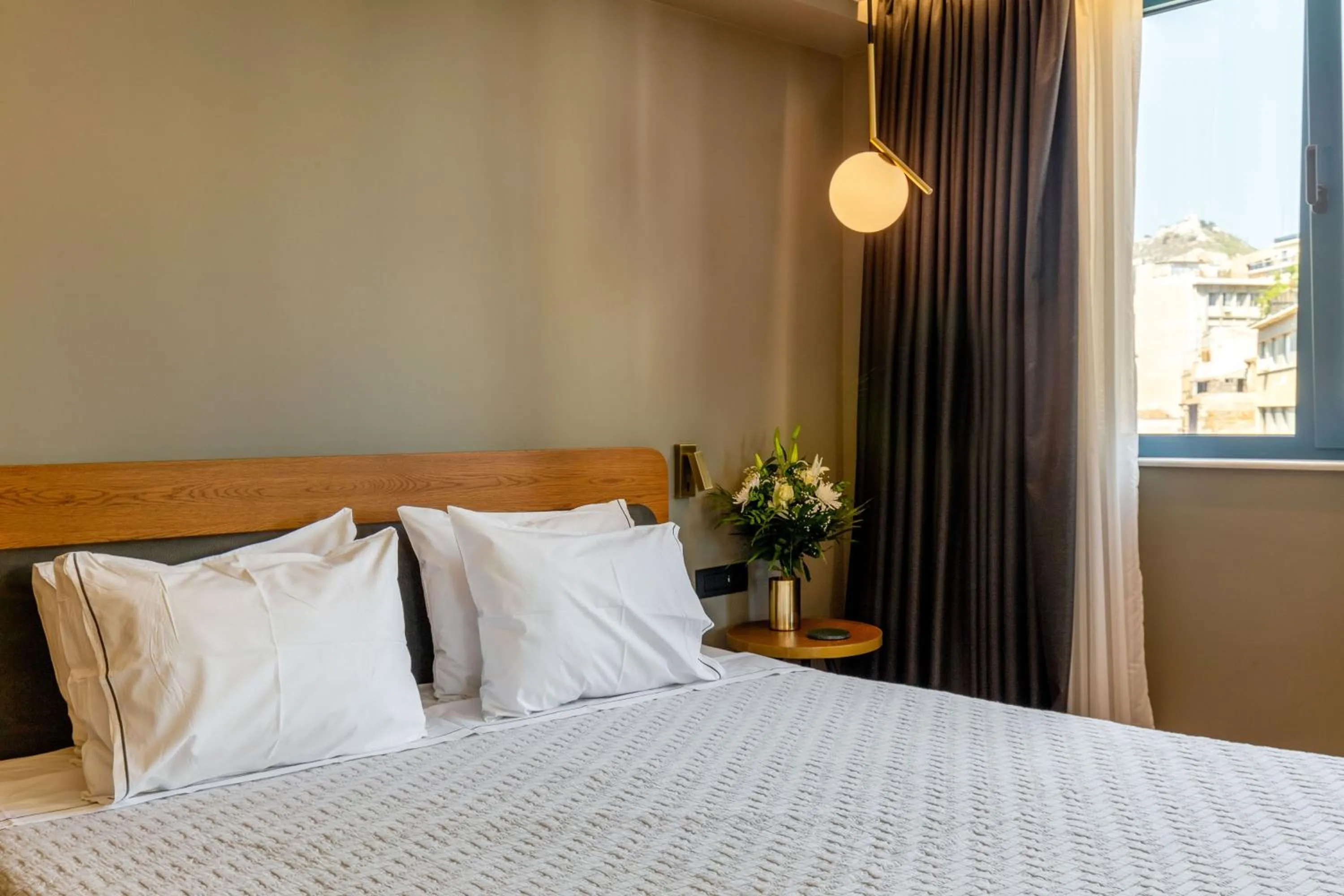 Bed in Bob W Athens Eolou