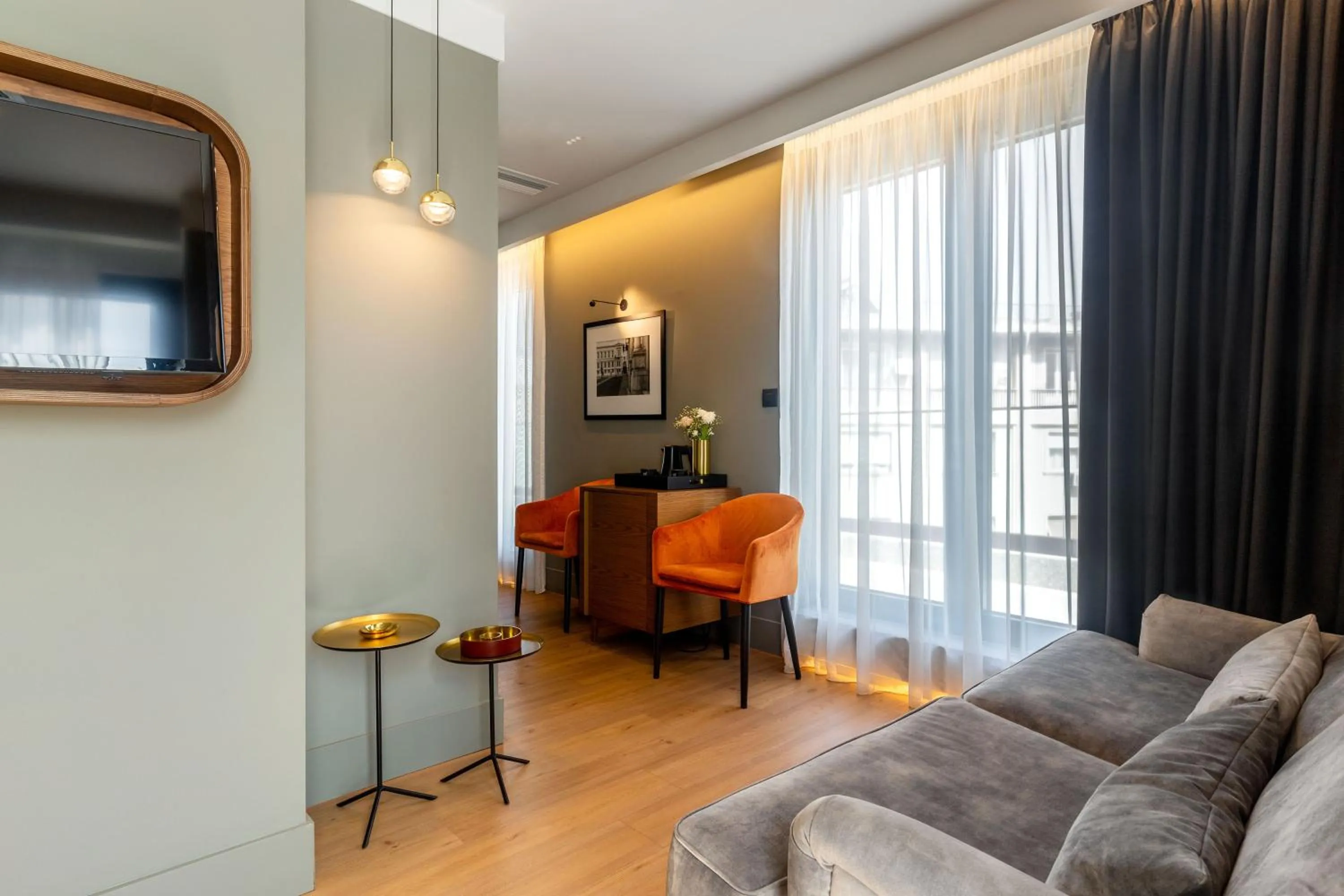 Bedroom in Bob W Athens Eolou