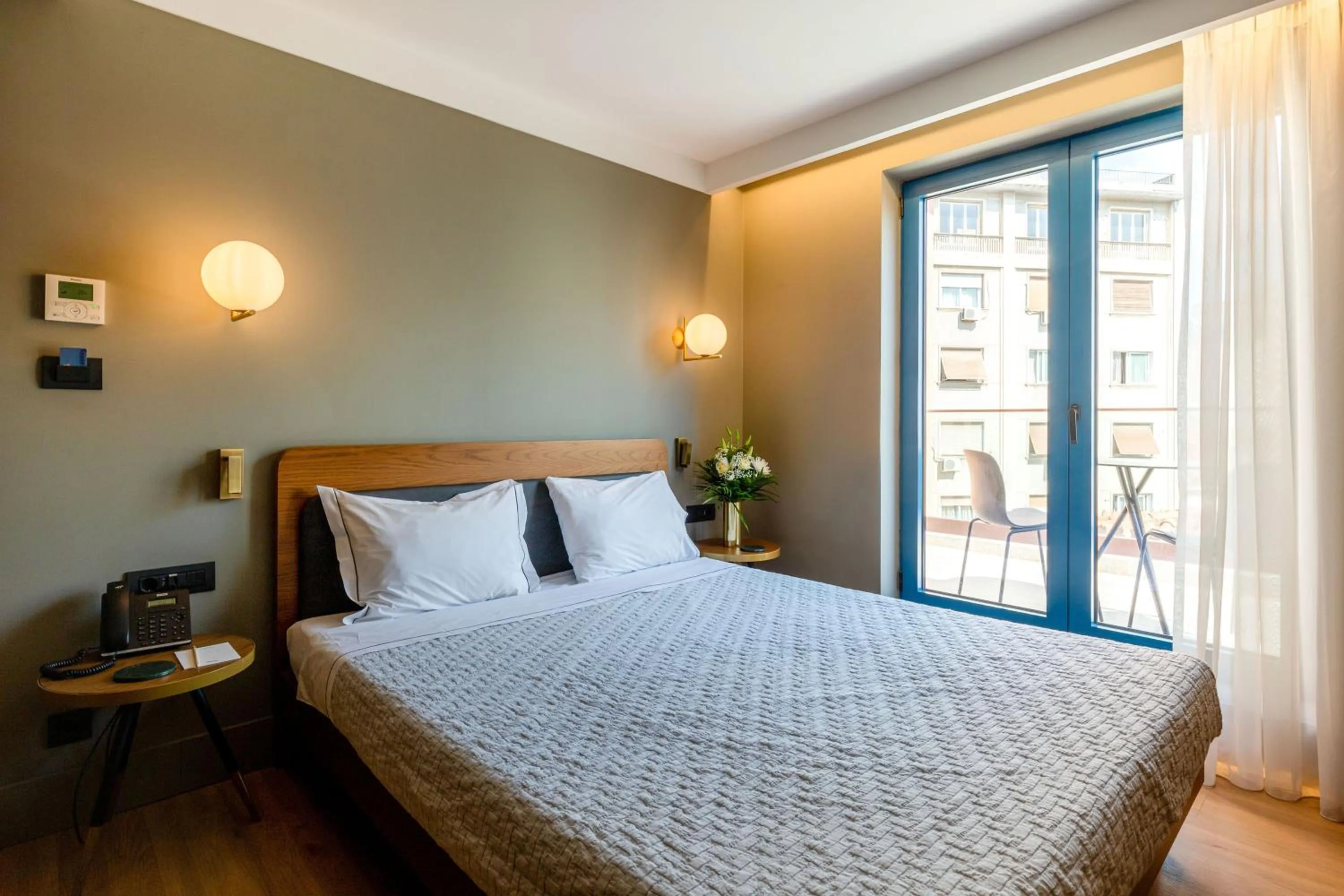 Bed in Bob W Athens Eolou