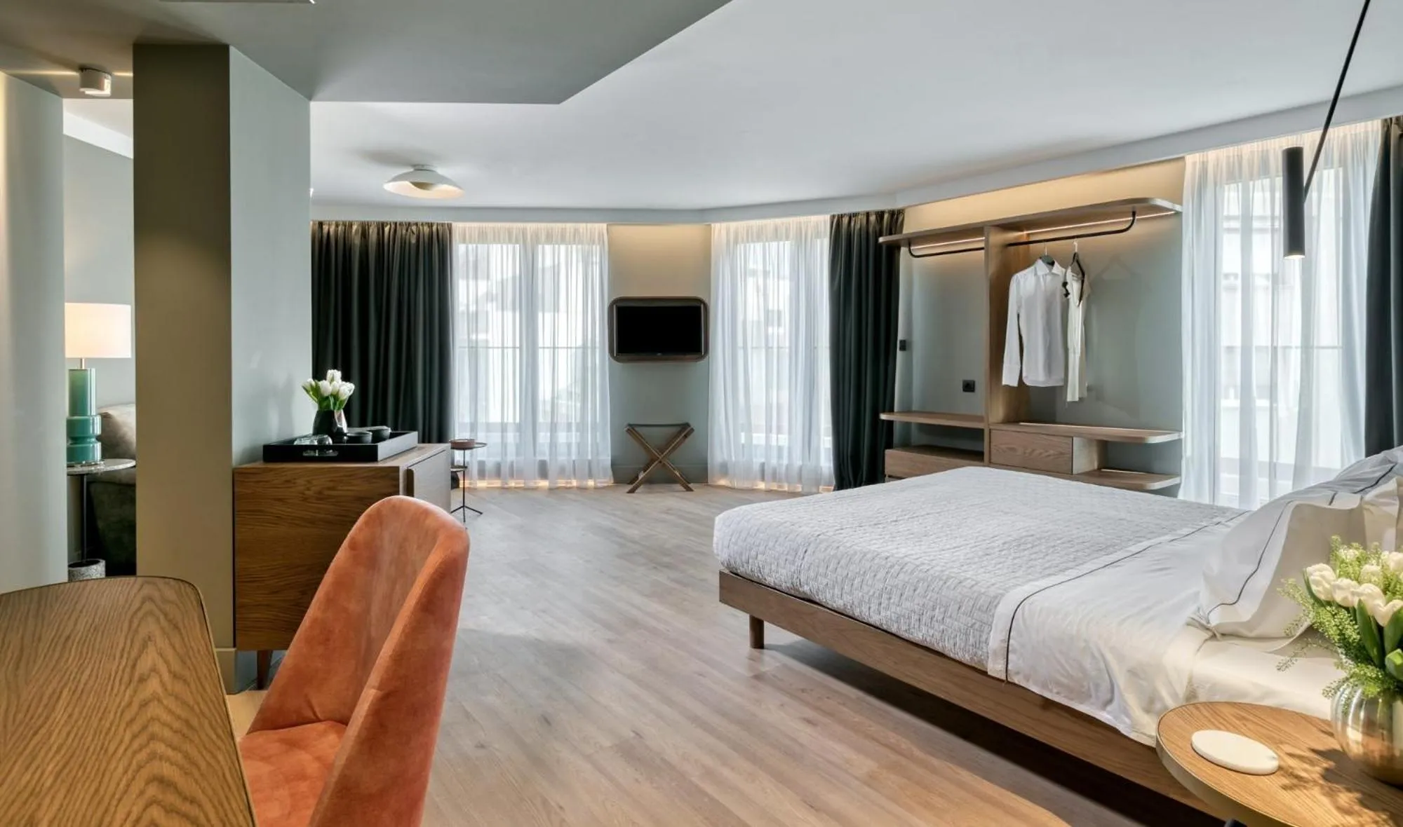 Bed in Bob W Athens Eolou