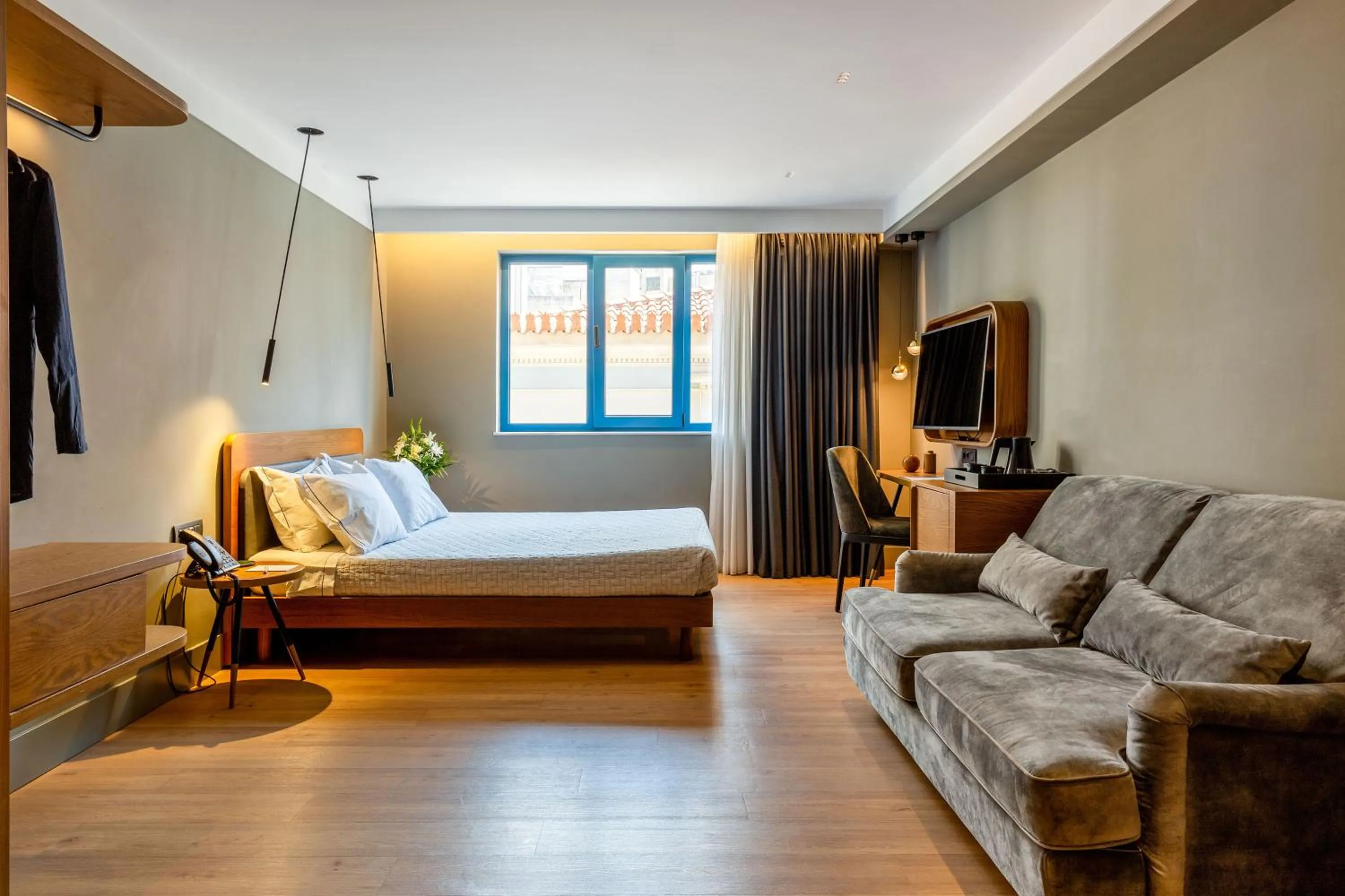 Bed in Bob W Athens Eolou