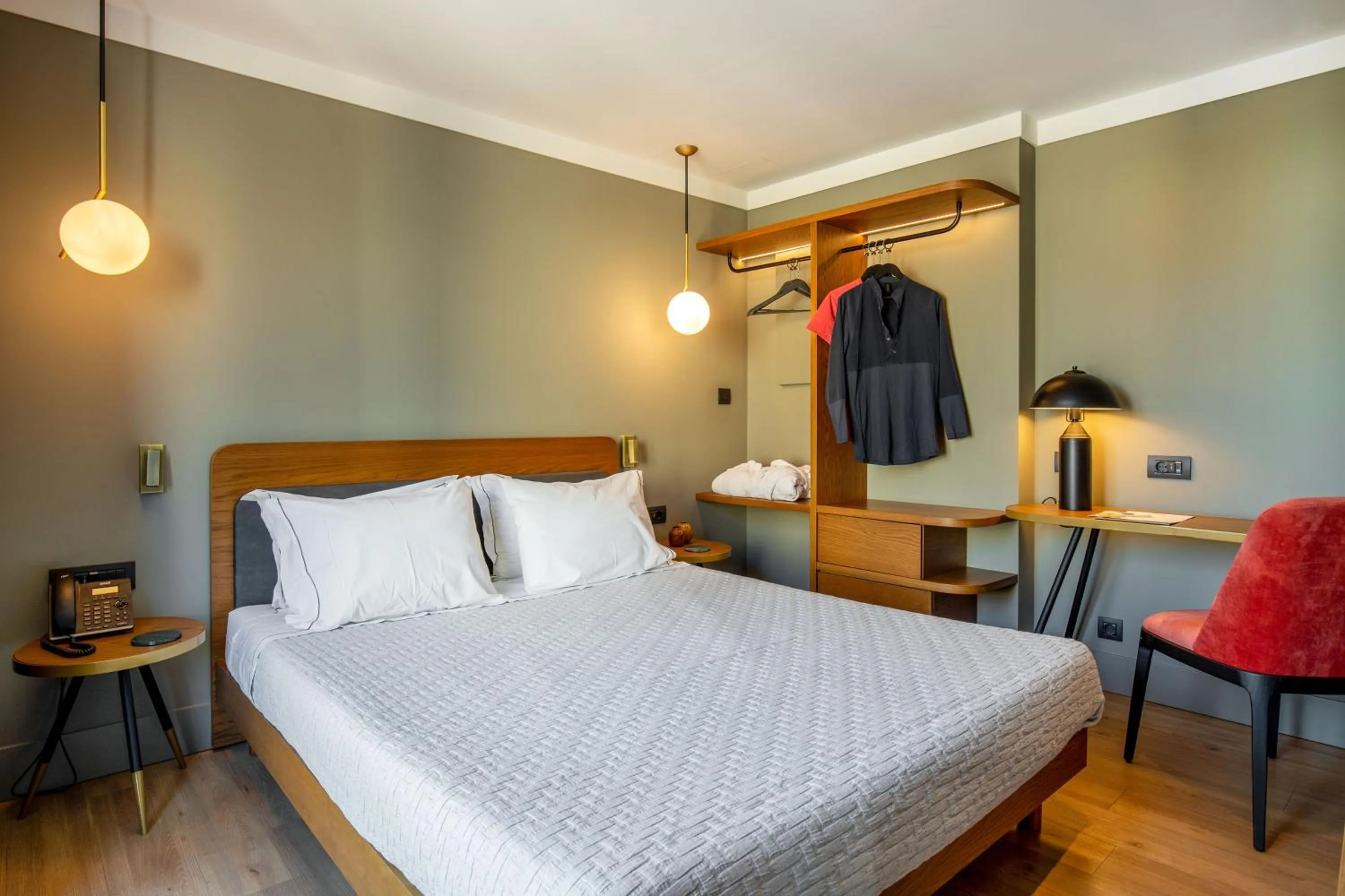 Bedroom, Bed in Bob W Athens Eolou