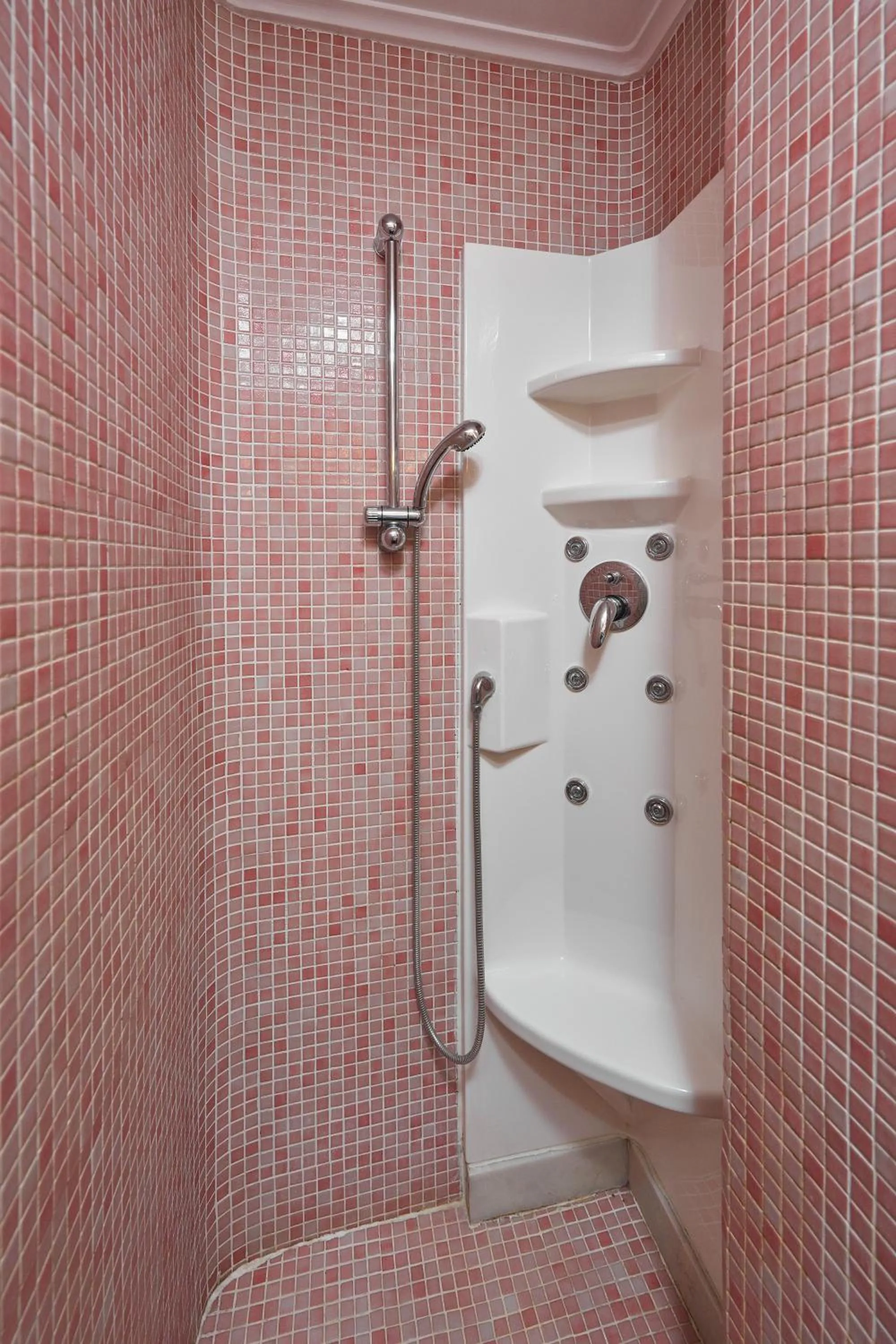 Hot Tub in Olympus Mediterranean Boutique Hotel