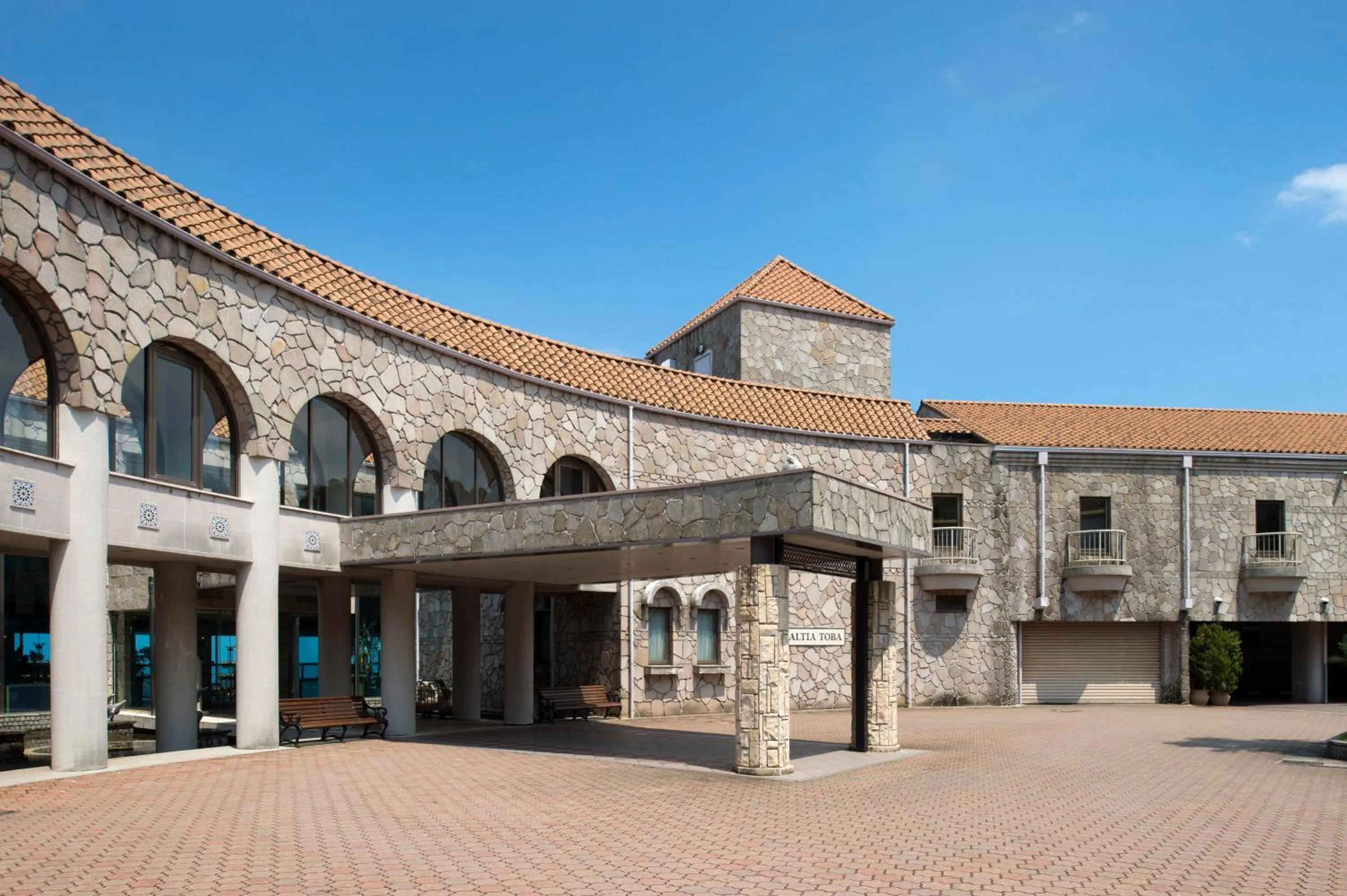 Facade/entrance in Izumigo Hotel Altia Toba