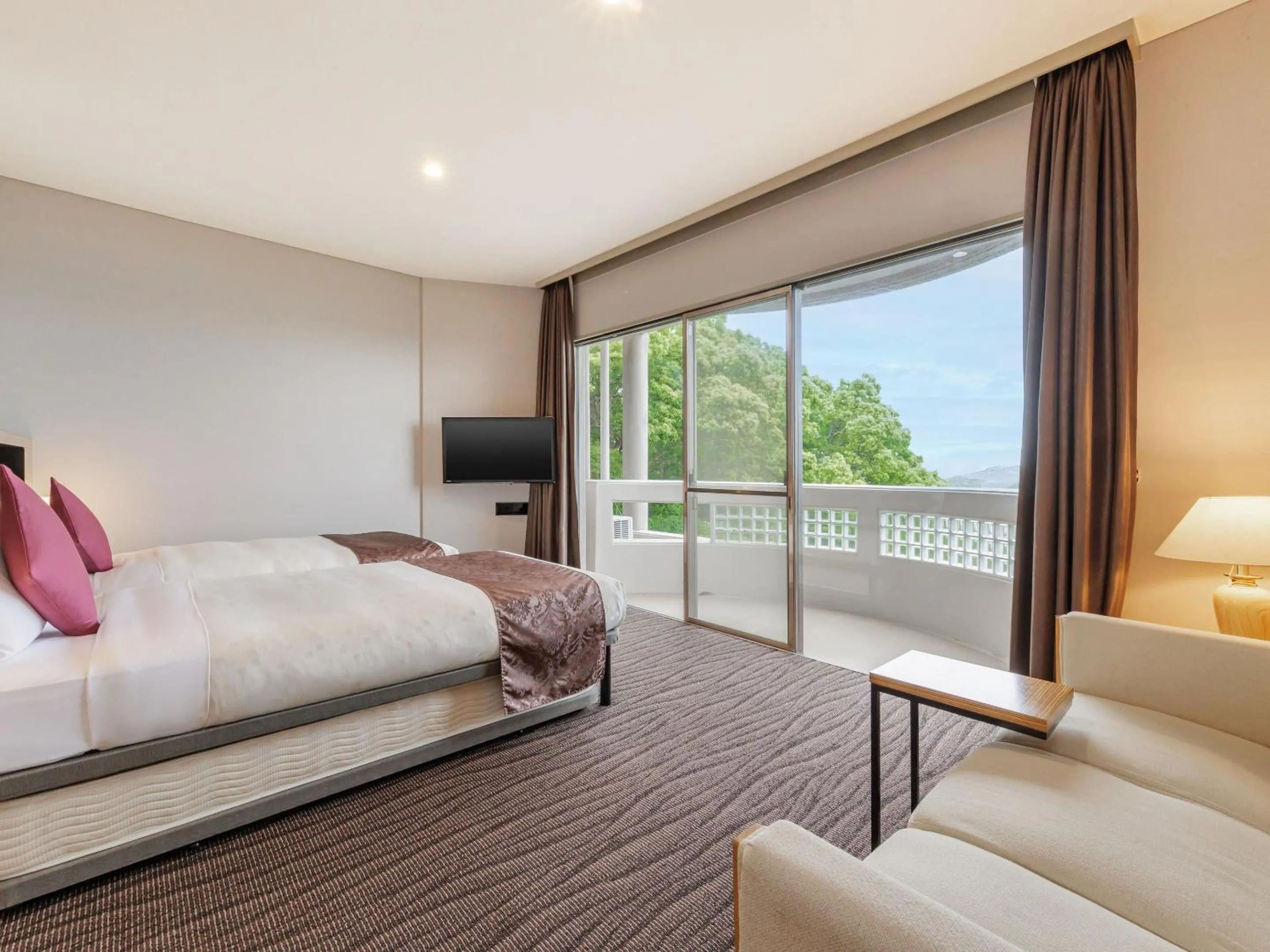 Photo of the whole room, Bed in Izumigo Hotel Altia Toba