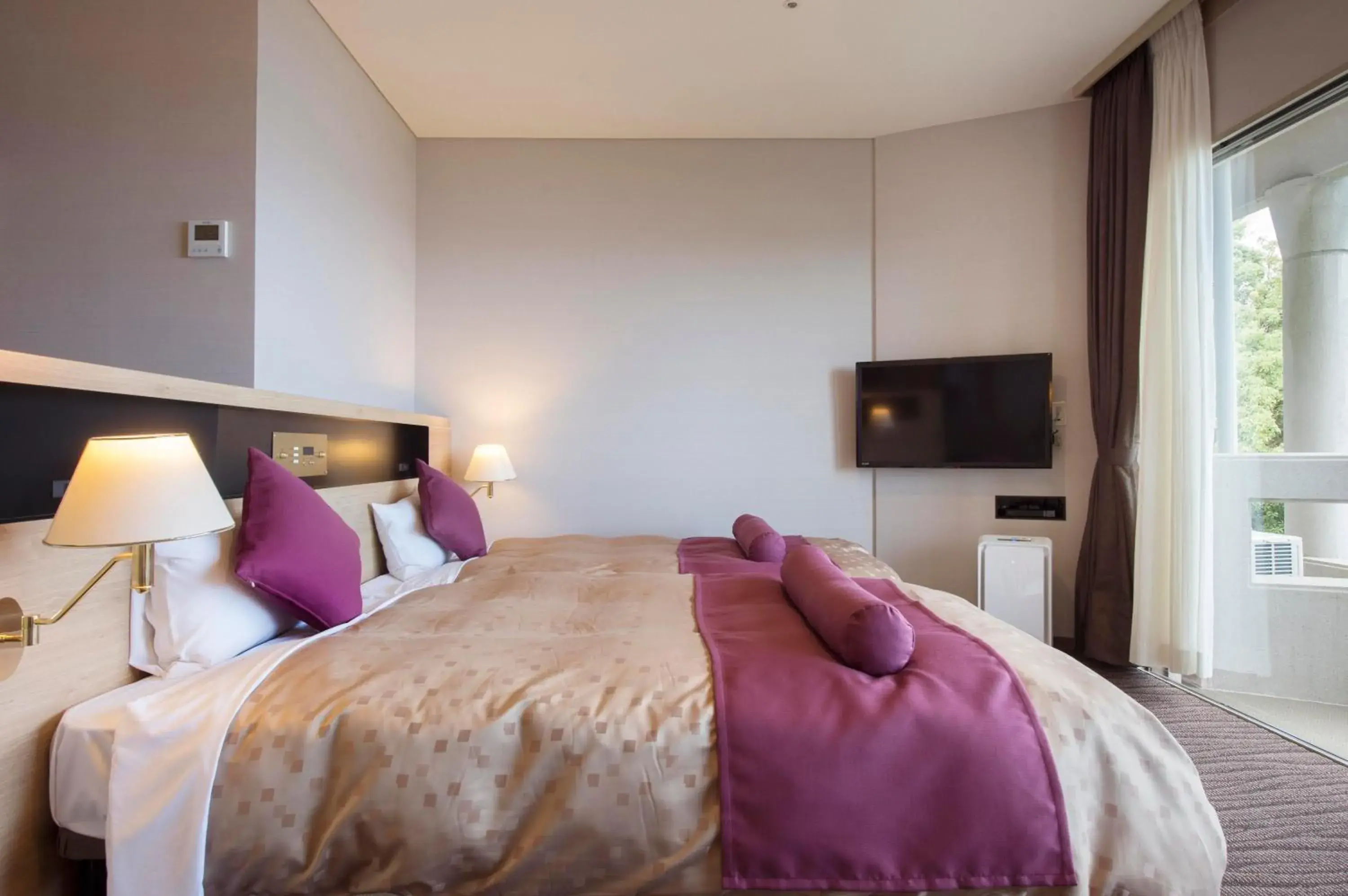 Bedroom, Bed in Izumigo Hotel Altia Toba Bedroom, Bed in Izumigo Hotel Altia Toba