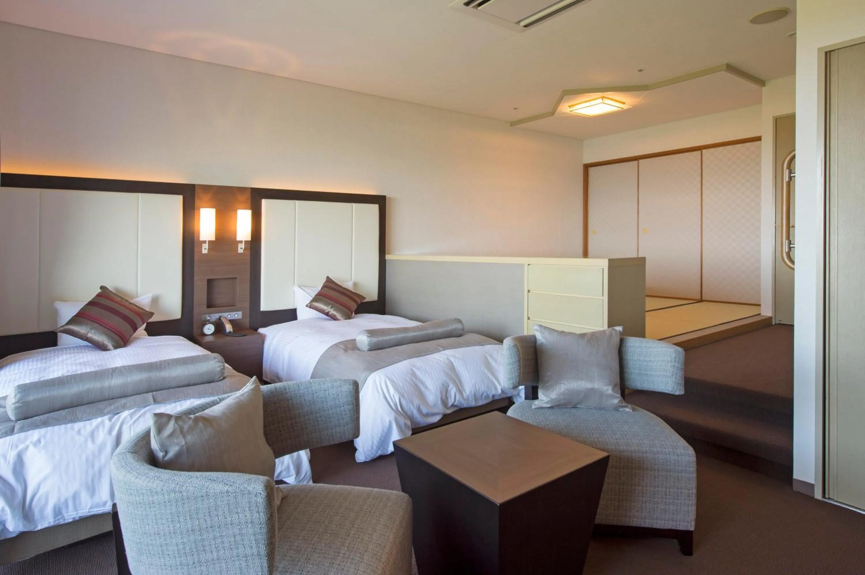 Photo of the whole room, Bed in Izumigo Hotel Altia Toba