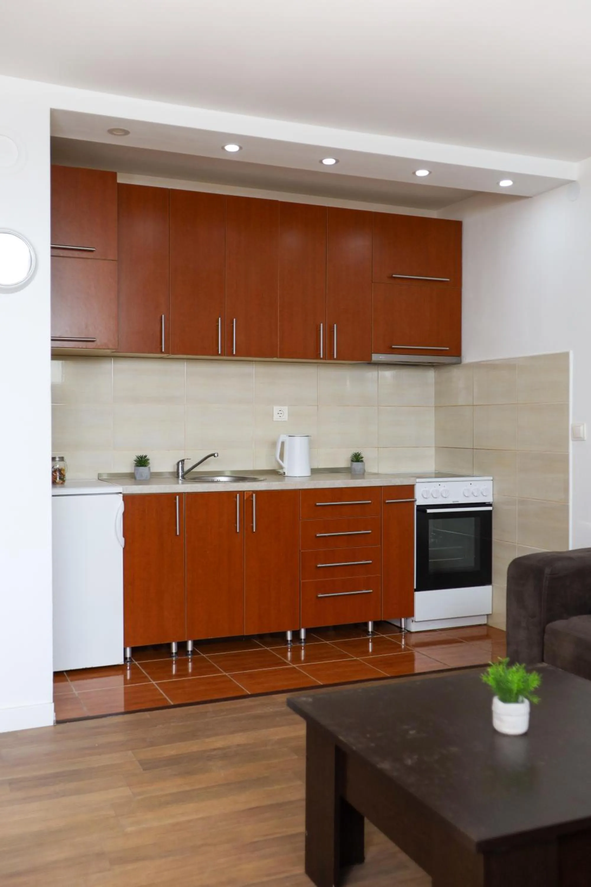 Kitchen or kitchenette in Airport Stay Apartments