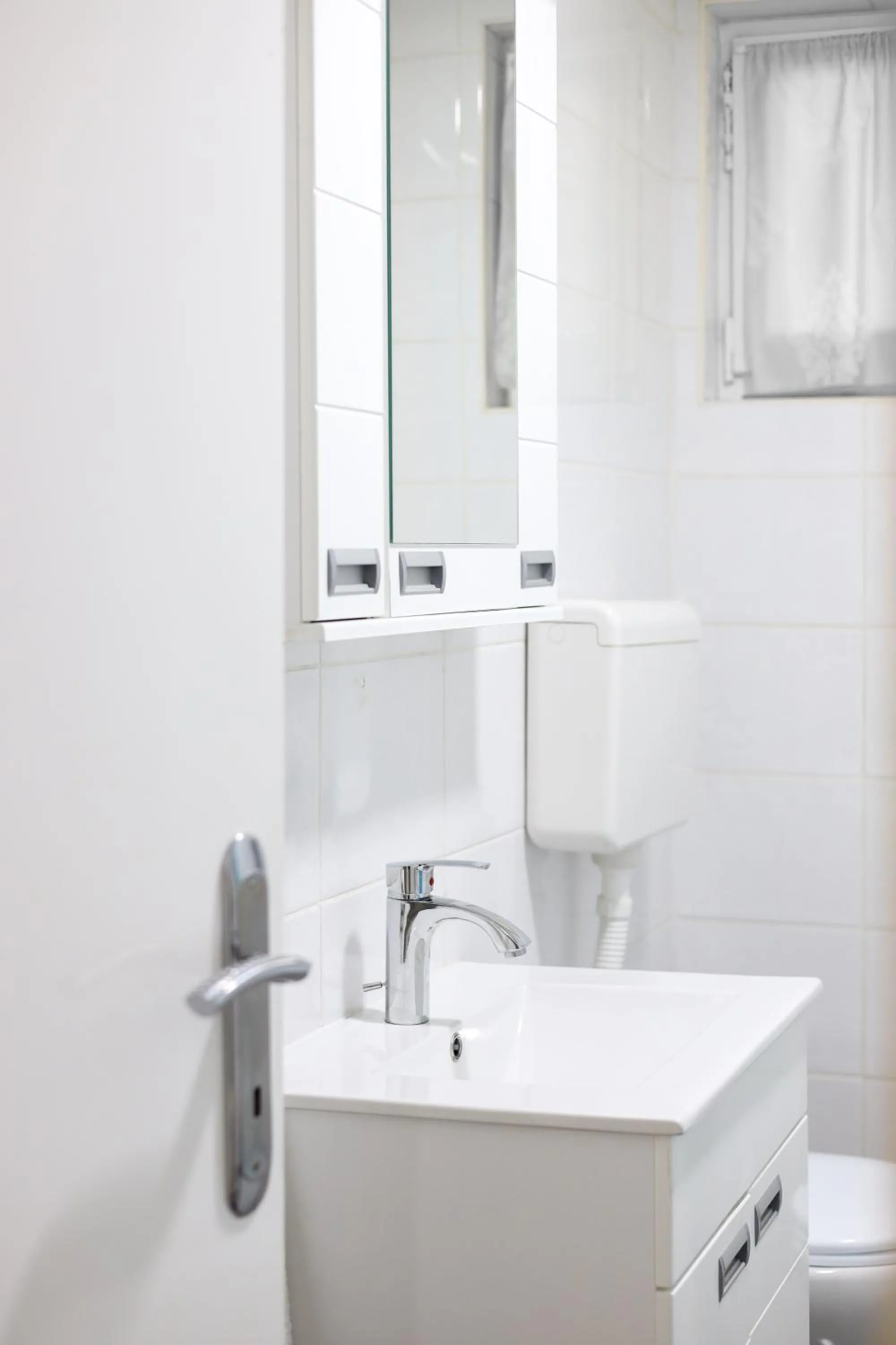 Bathroom in Airport Stay Apartments