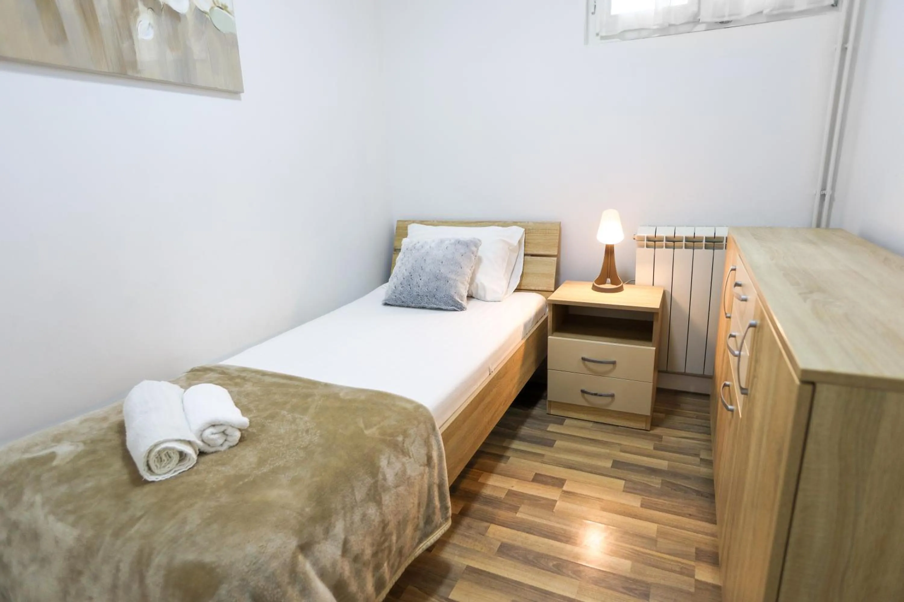 Bed in Airport Stay Apartments