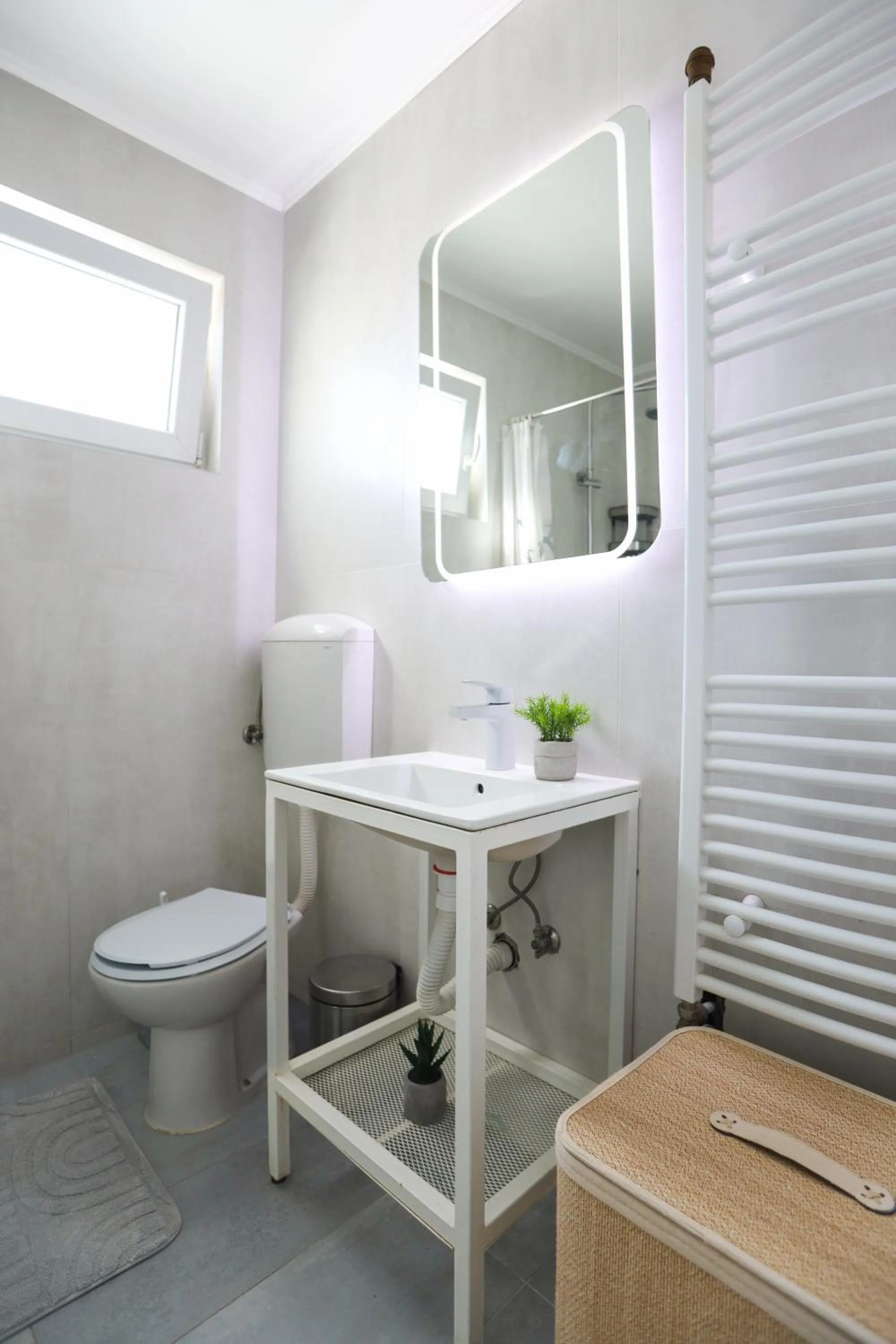 Toilet in Airport Stay Apartments
