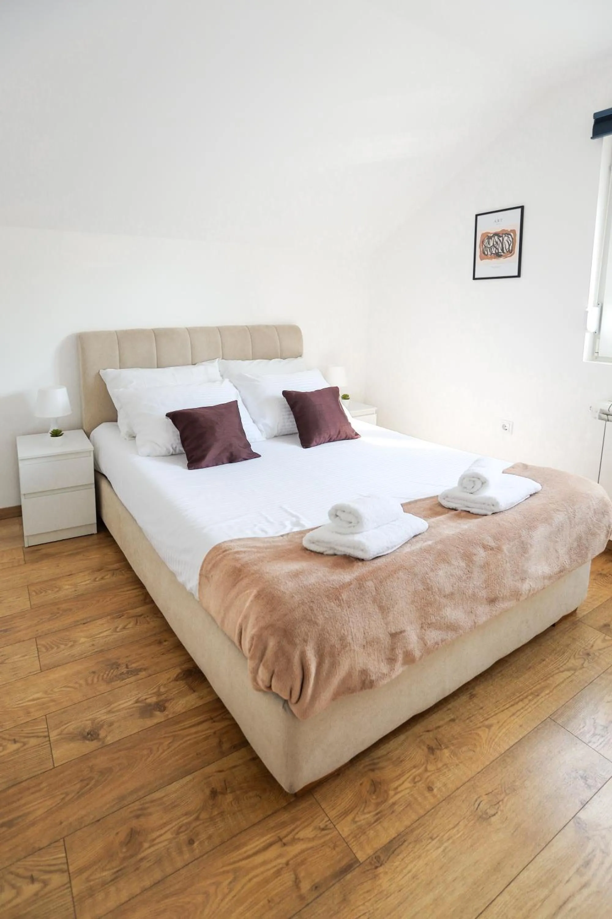 Bed in Airport Stay Apartments