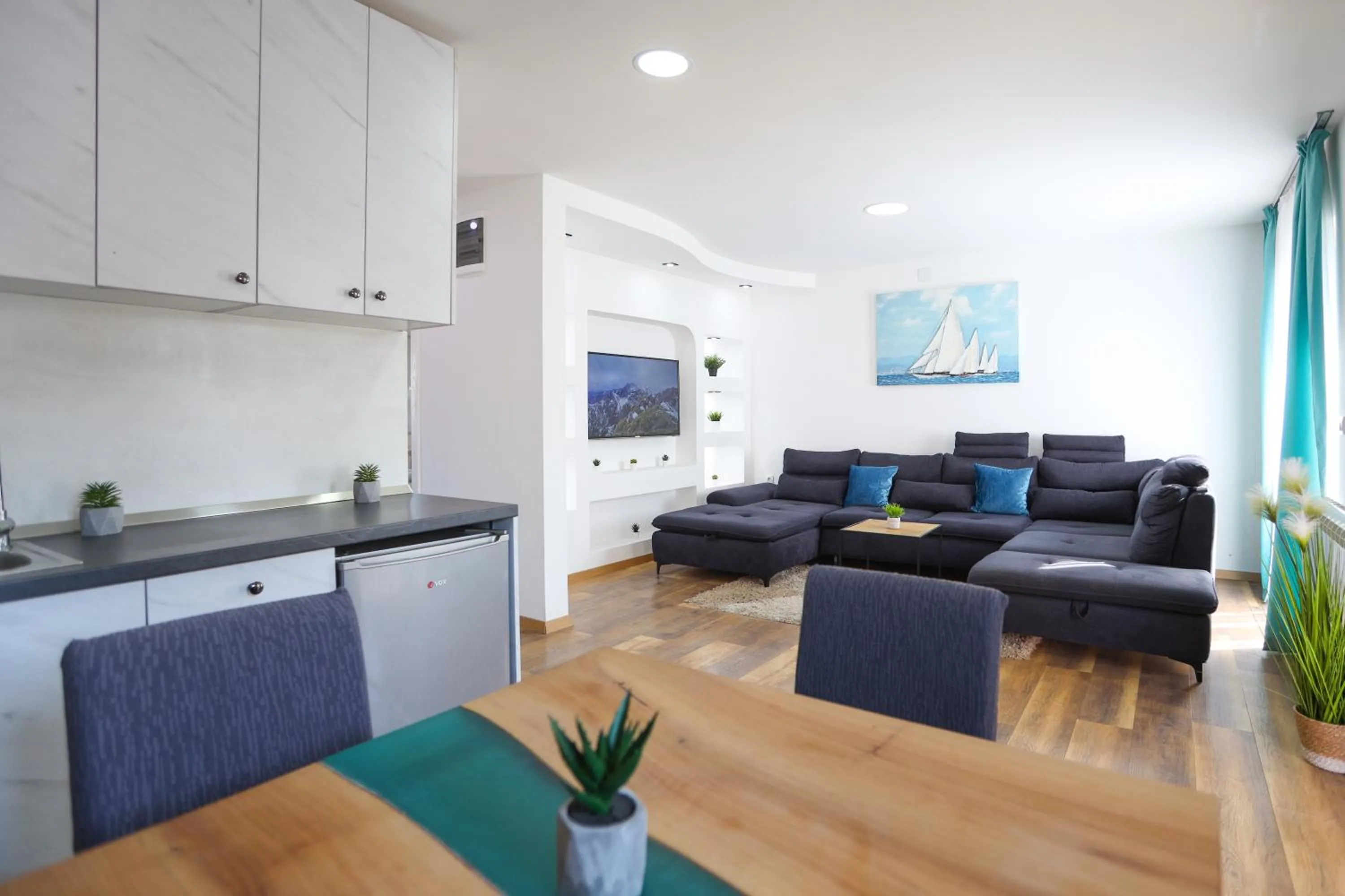 TV and multimedia in Airport Stay Apartments