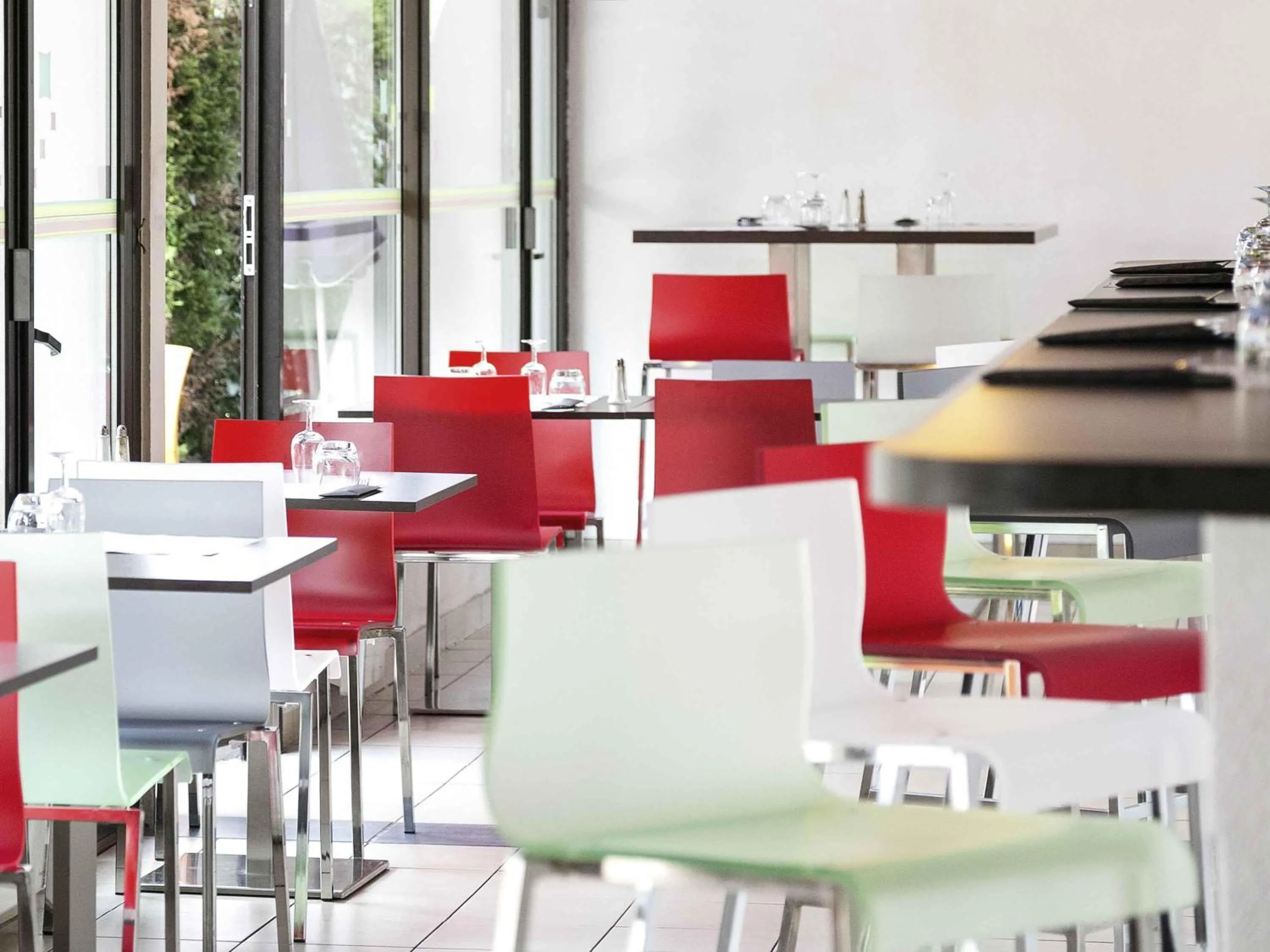 Restaurant/places to eat in ibis Styles Bordeaux Aéroport
