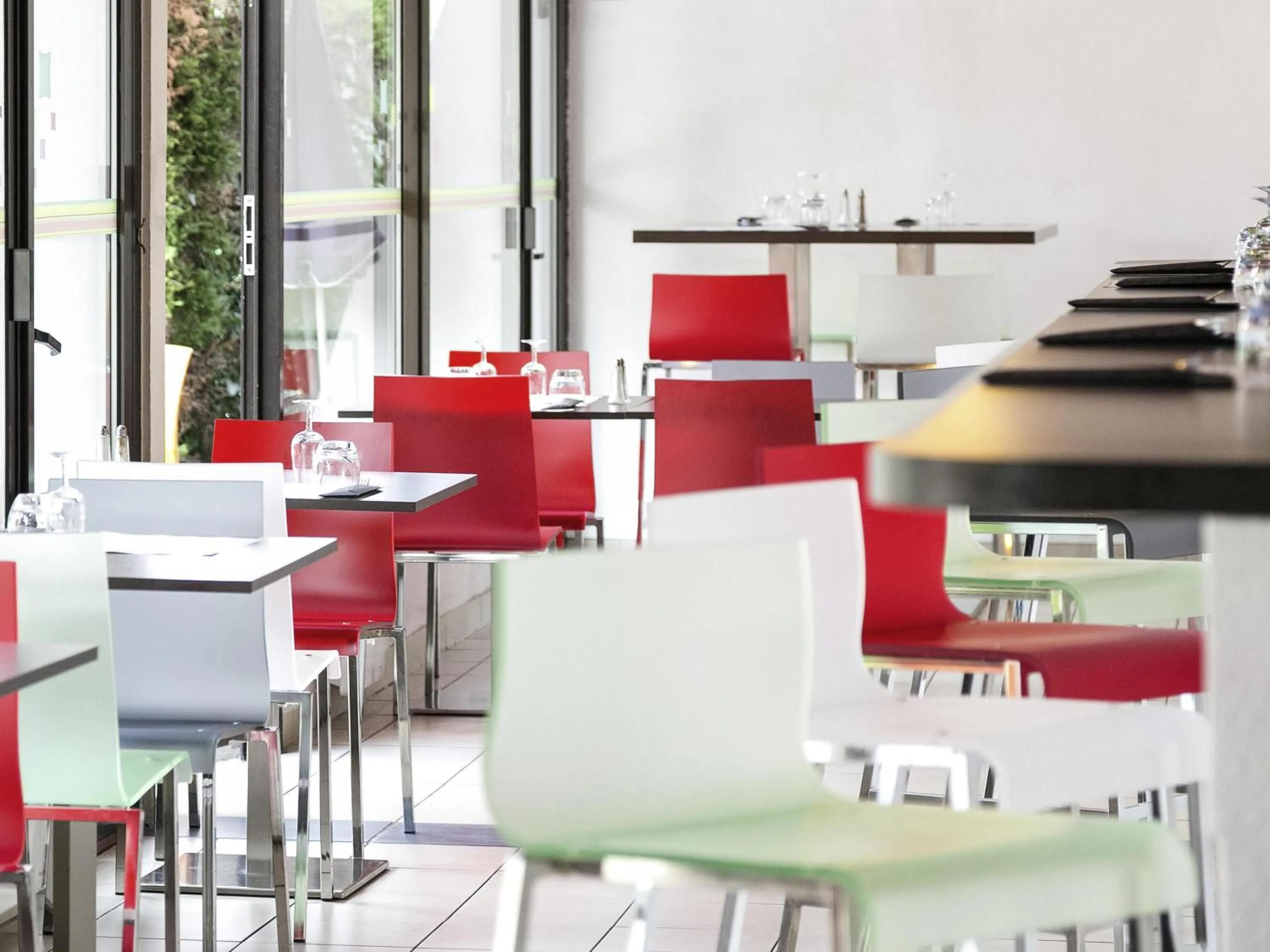 Restaurant/places to eat in ibis Styles Bordeaux Aéroport