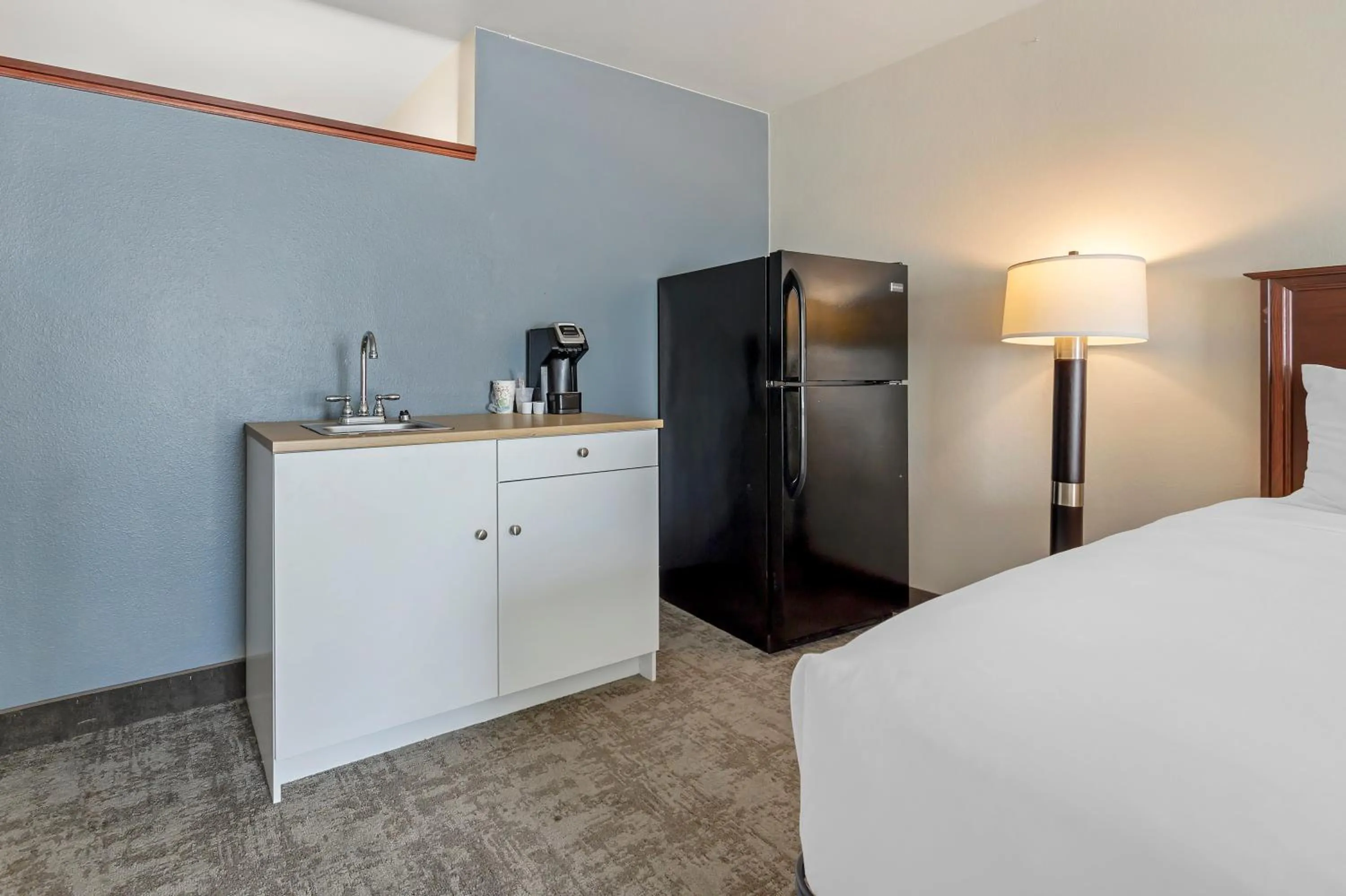 Bedroom in Seaport Inn & Suites