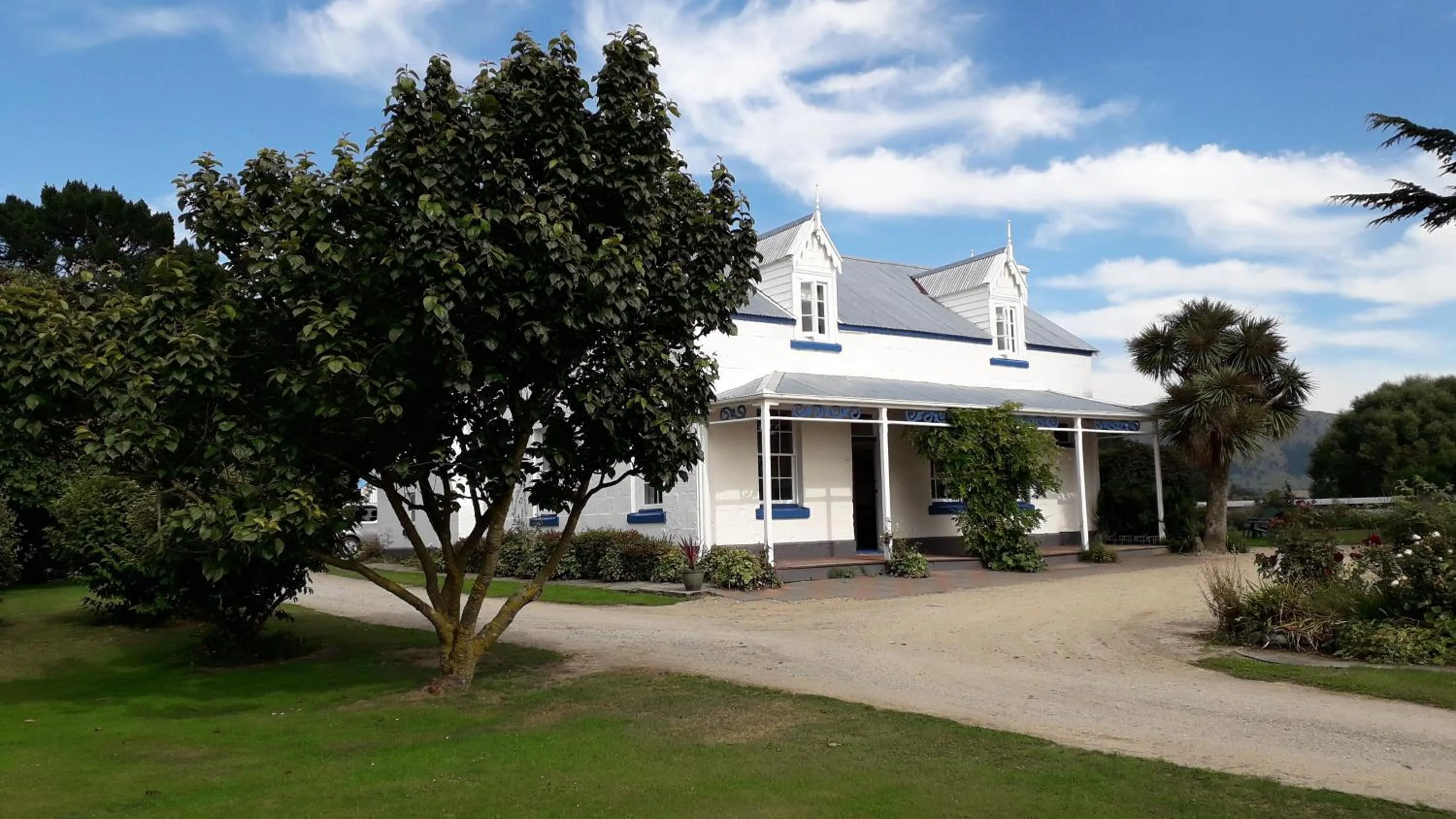 Property building in Western House B&B Kurow