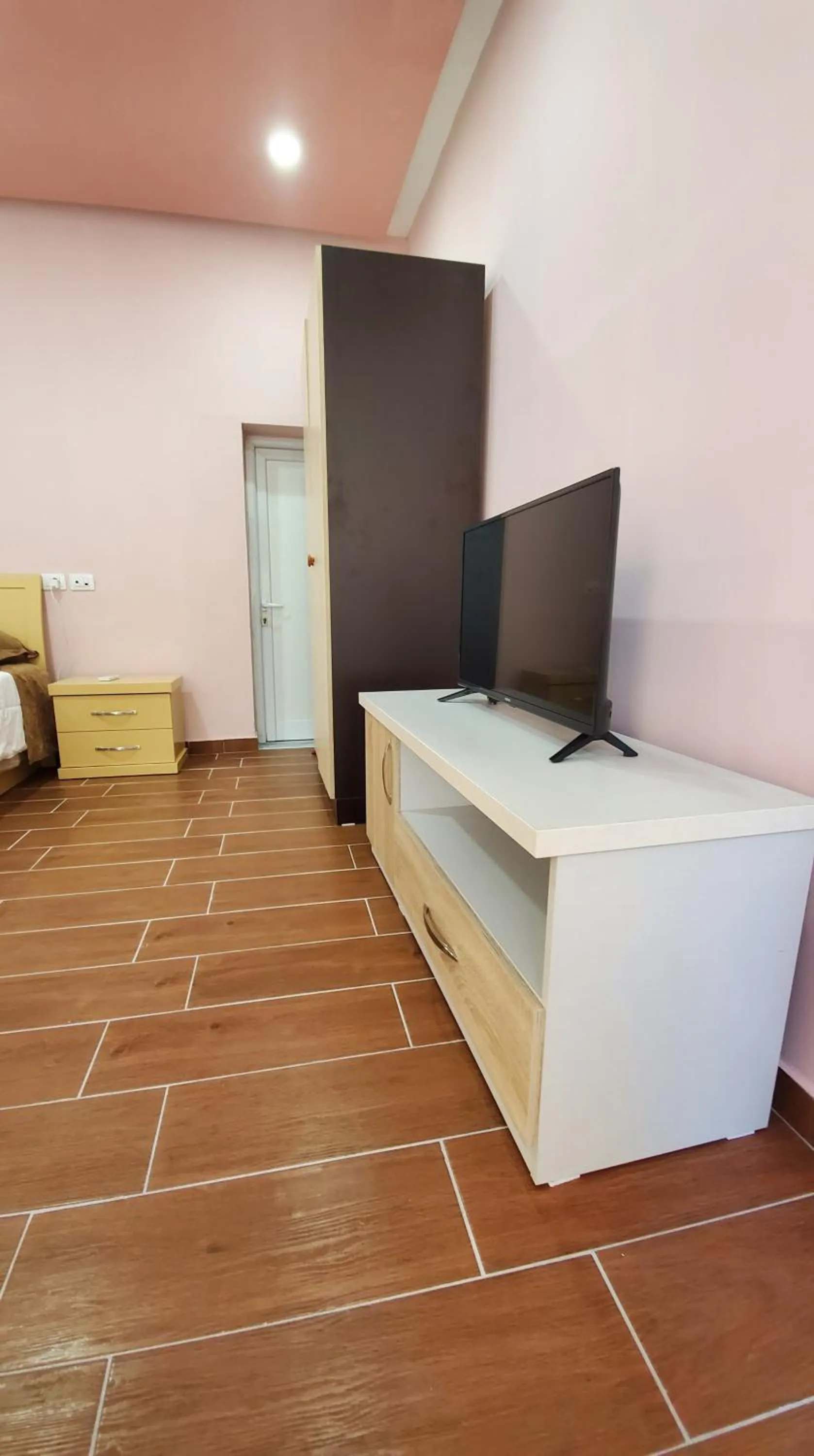 TV and multimedia in Chicago hotel