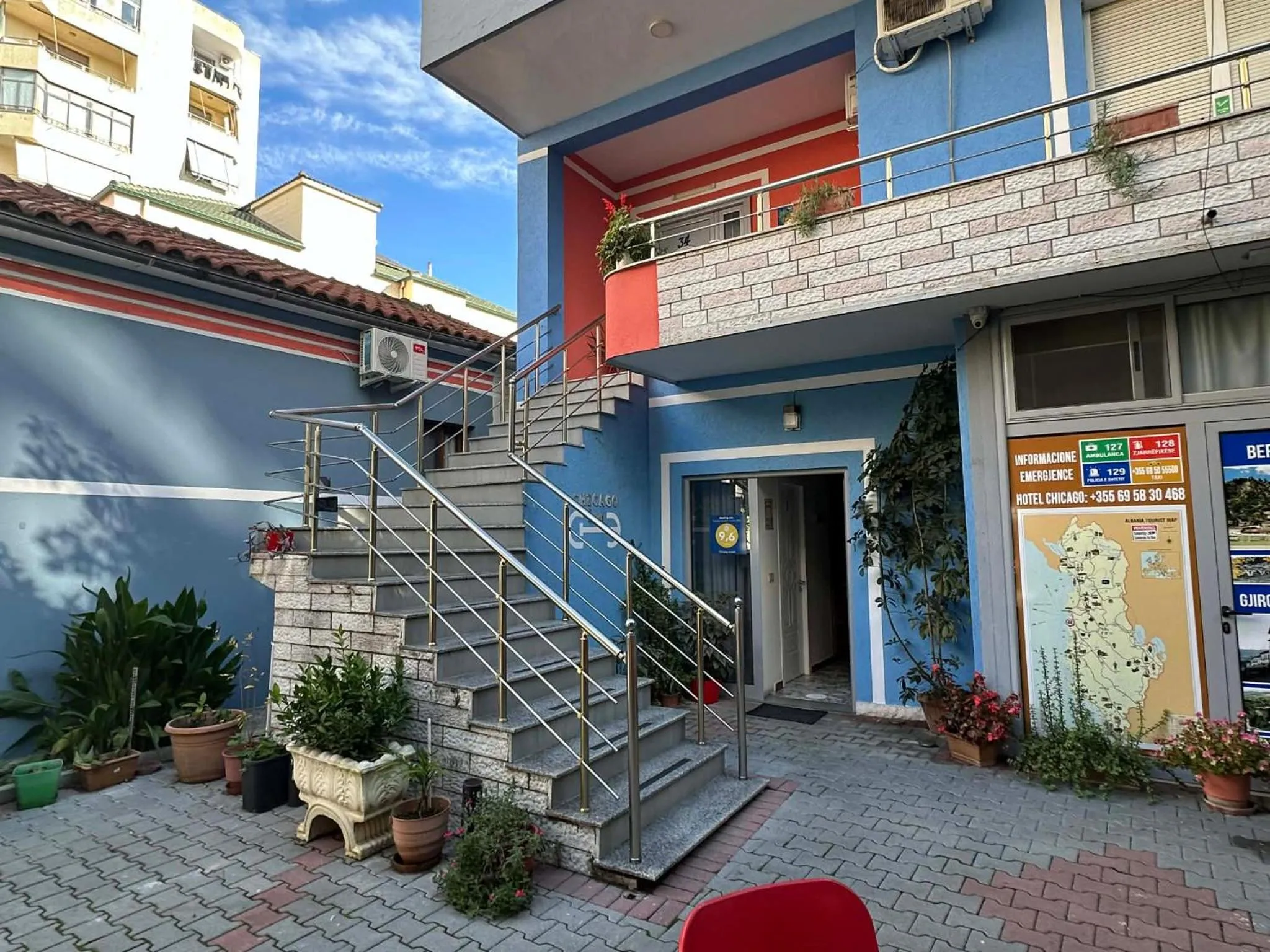 Property building in Chicago hotel