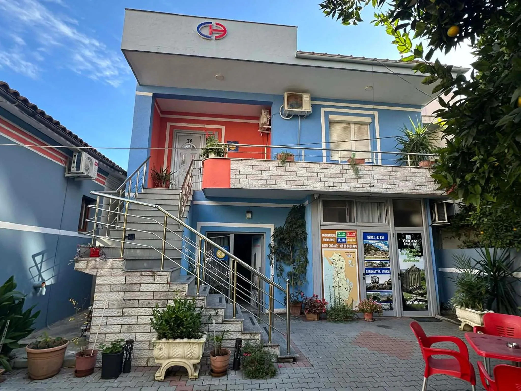 Property building in Chicago hotel