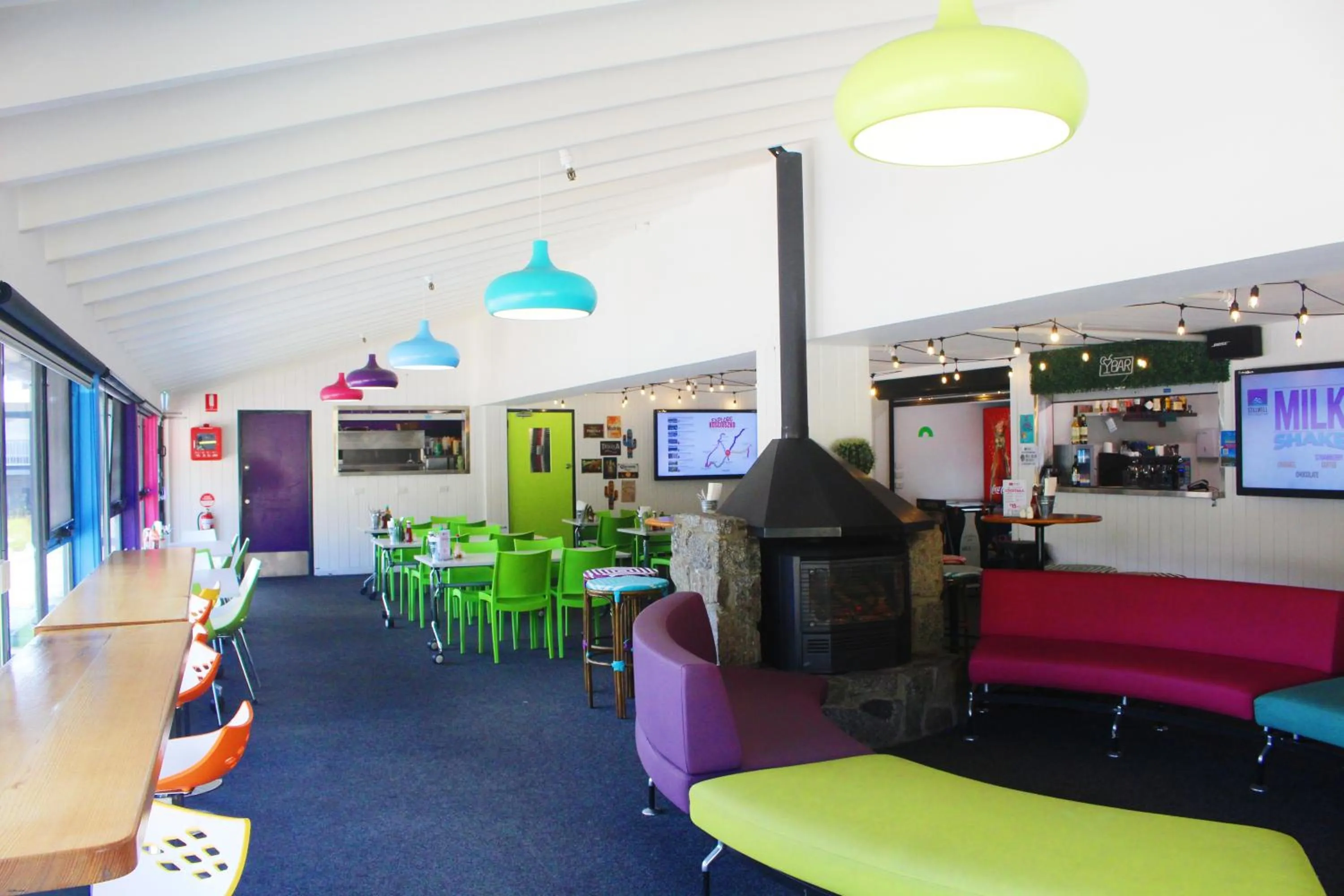 Restaurant/places to eat in Stillwell Hotel