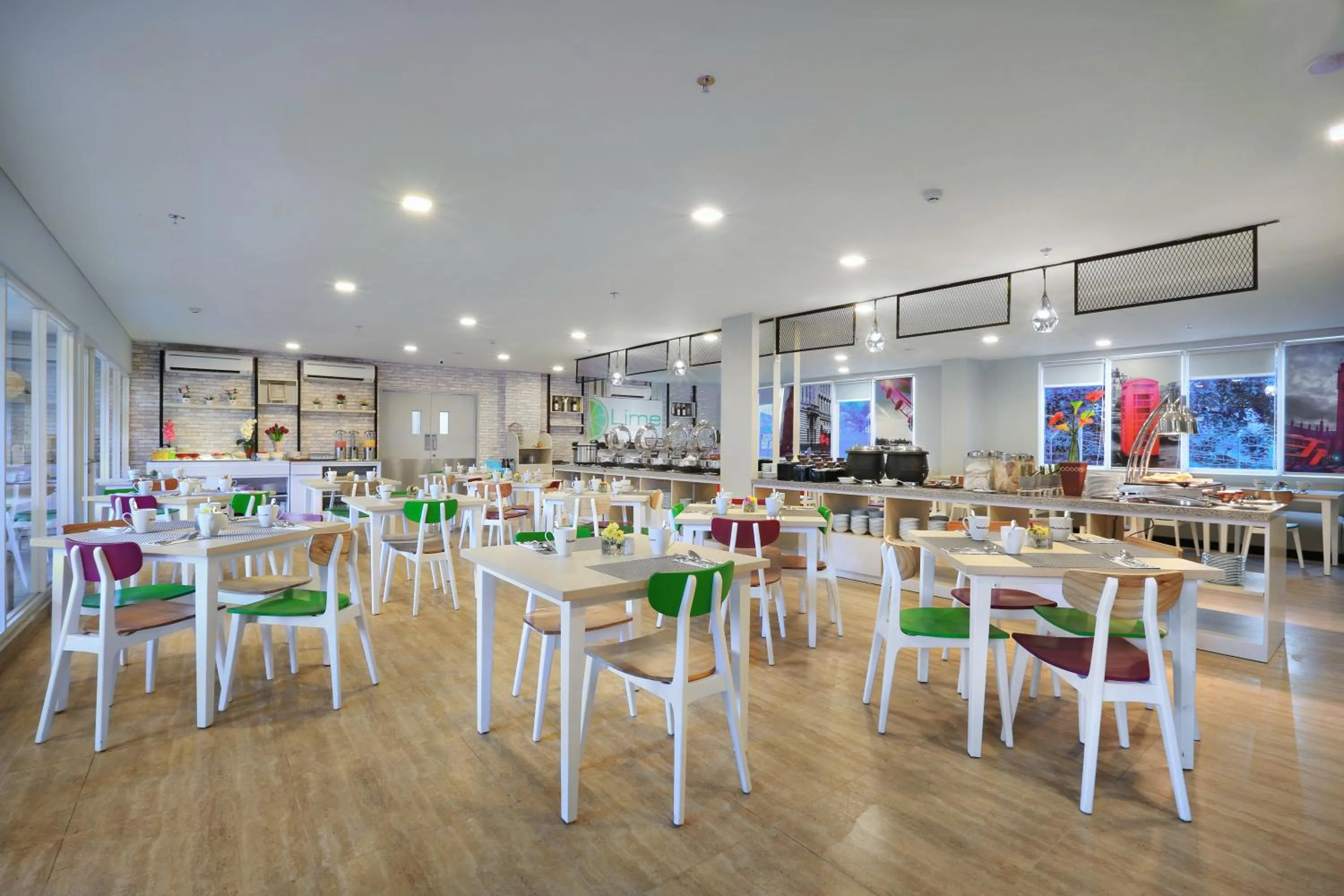 Restaurant/places to eat in favehotel Malang