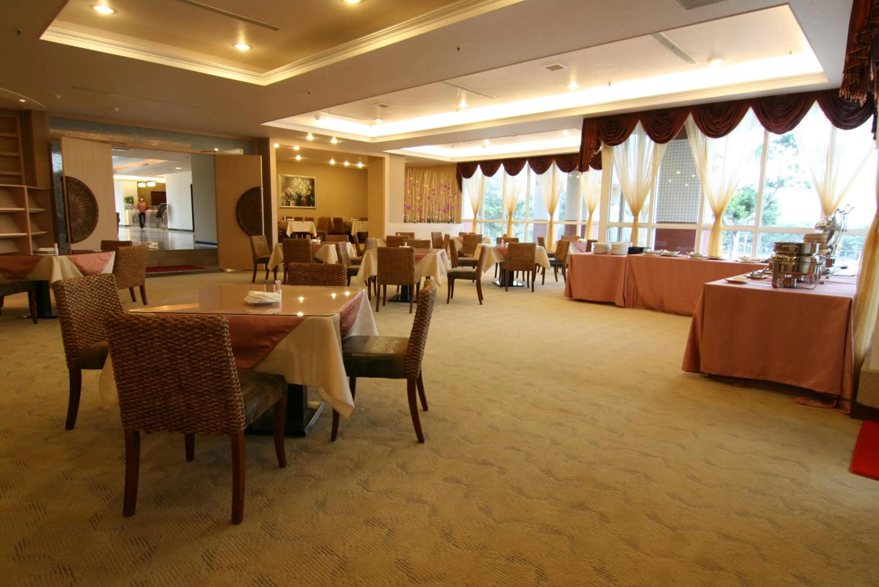 Restaurant/places to eat in East Coast Sea View Hotel