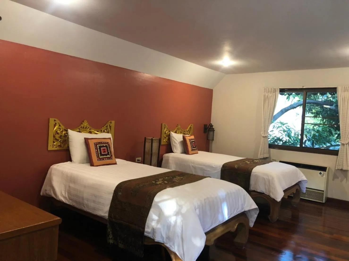 Bed in Hotel Siblanburi Resort