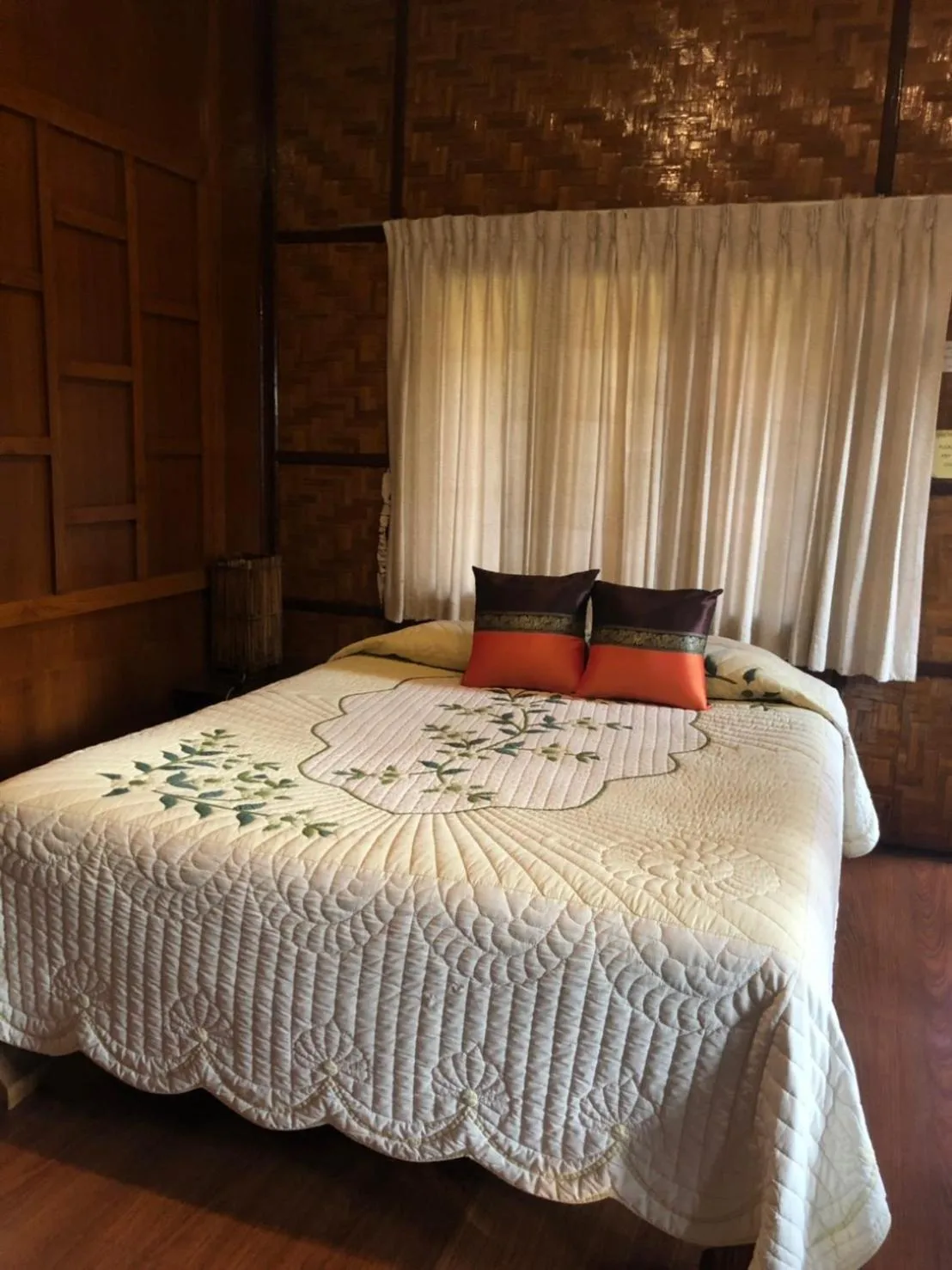 Bed in Hotel Siblanburi Resort