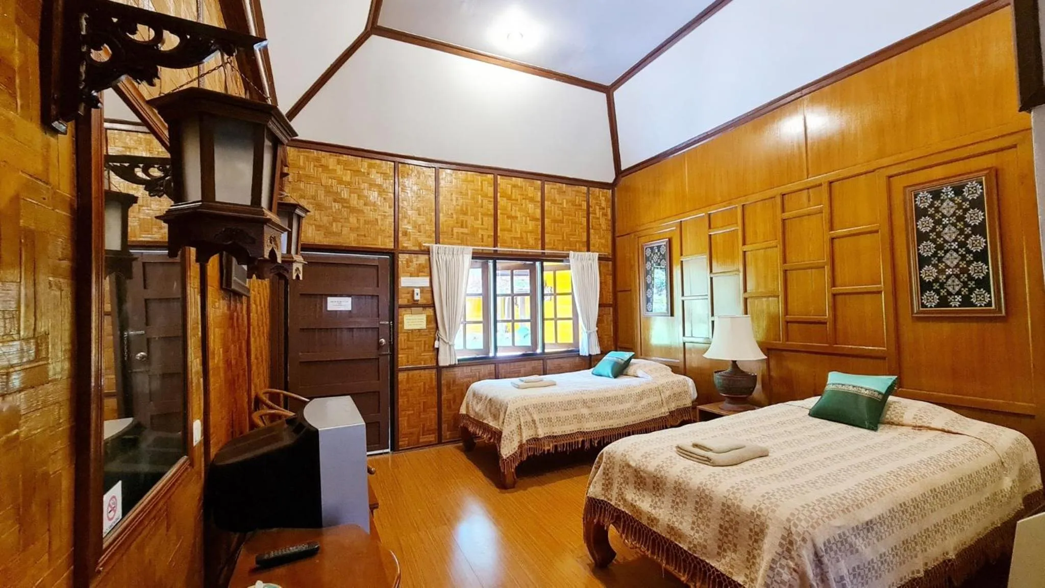 Bed in Hotel Siblanburi Resort