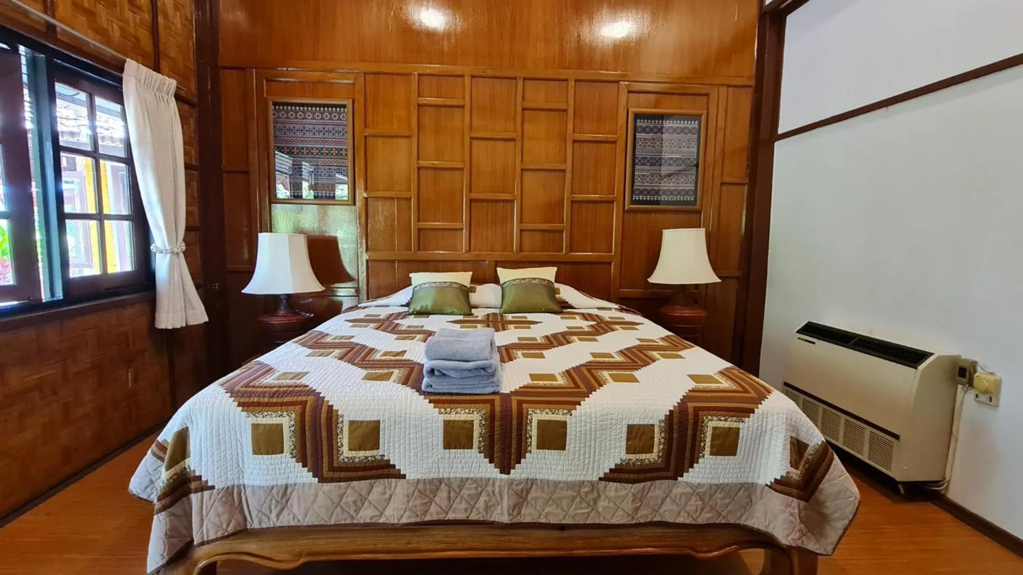 Bed in Hotel Siblanburi Resort