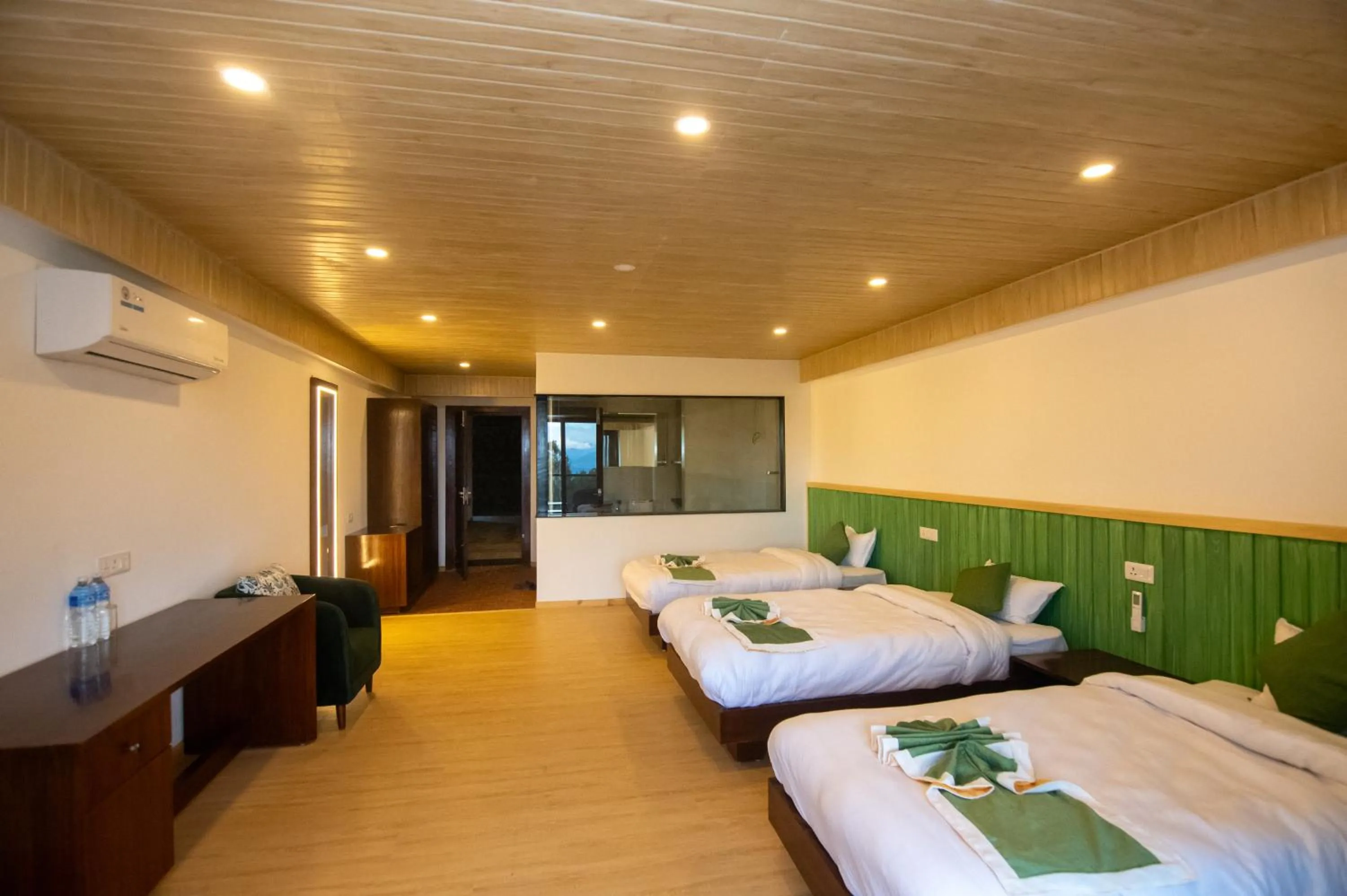 Photo of the whole room, Bed in Peaceful Cottage & Cafe Du Mont