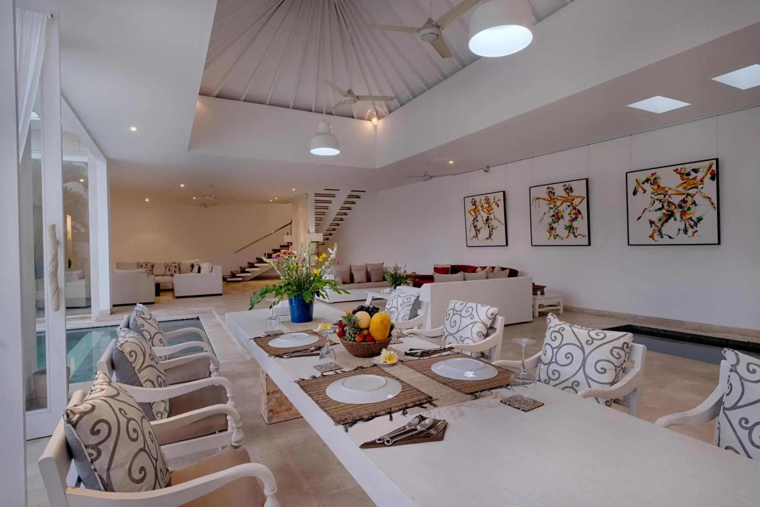 Living room in Canggu Villa by Sanga Sanga Hospitality Living room in Canggu Villa by Sanga Sanga Hospitality