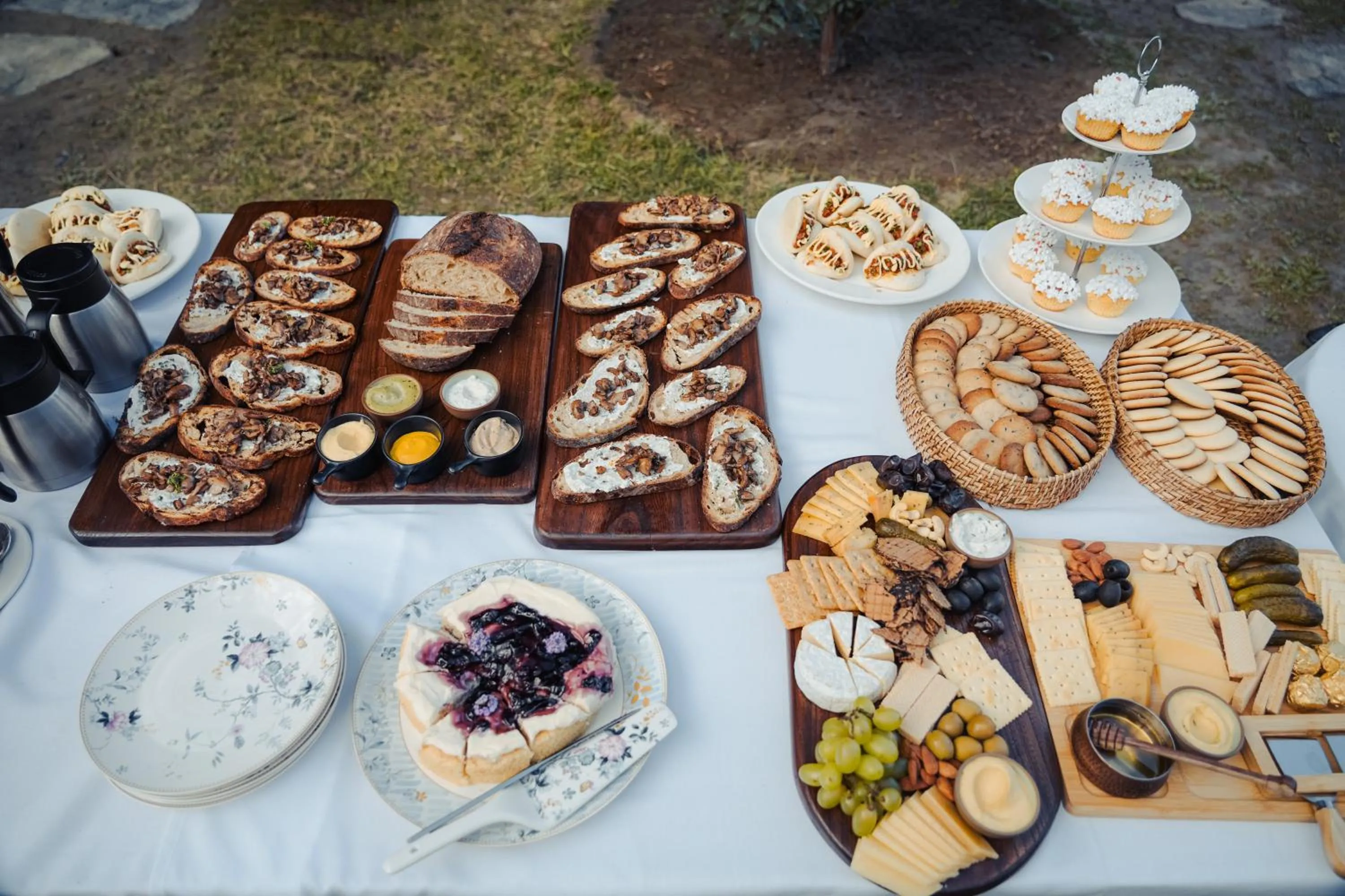 Coffee/tea facilities in Stone Hedge Hotel