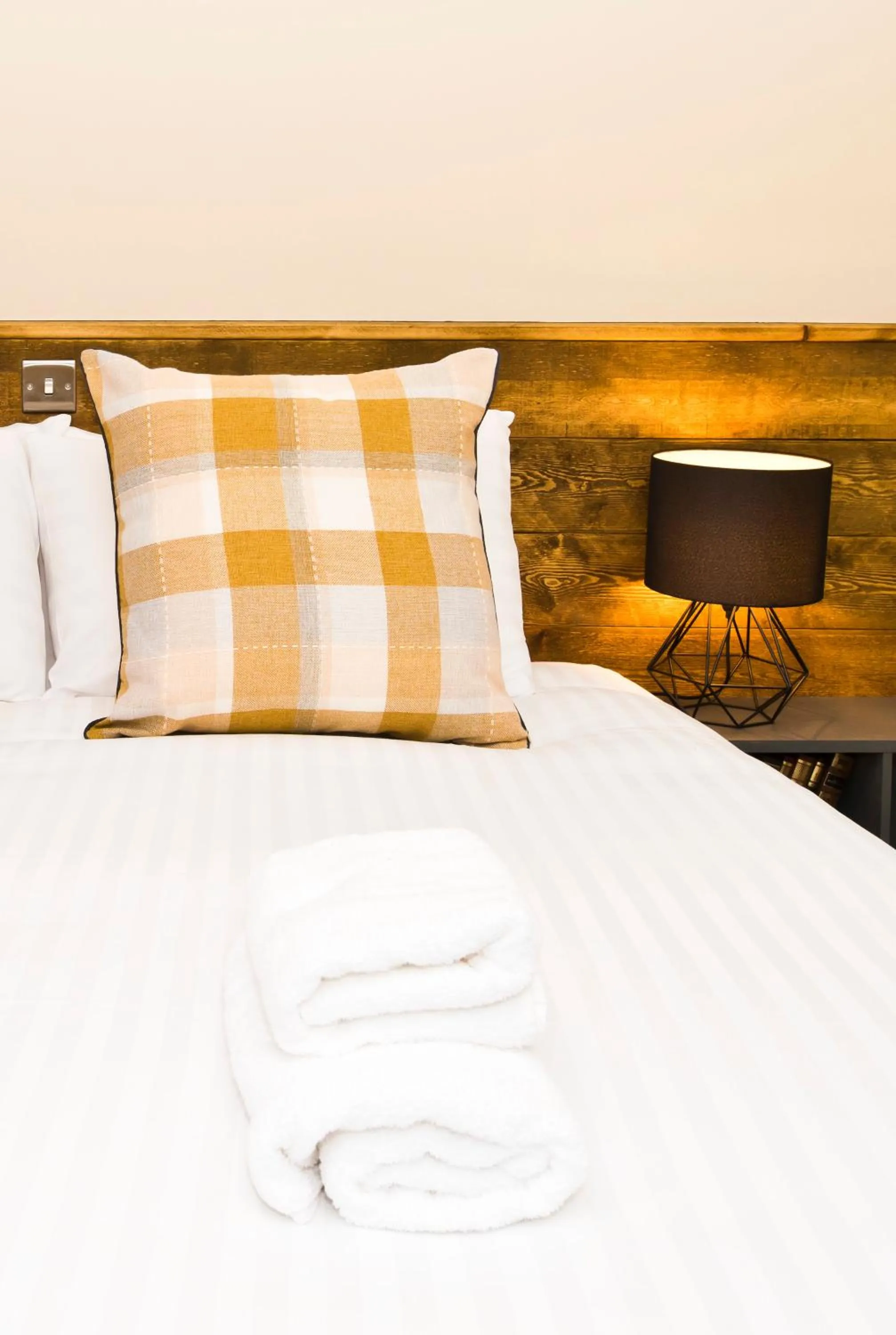 Bedroom, Bed in Bowling Green