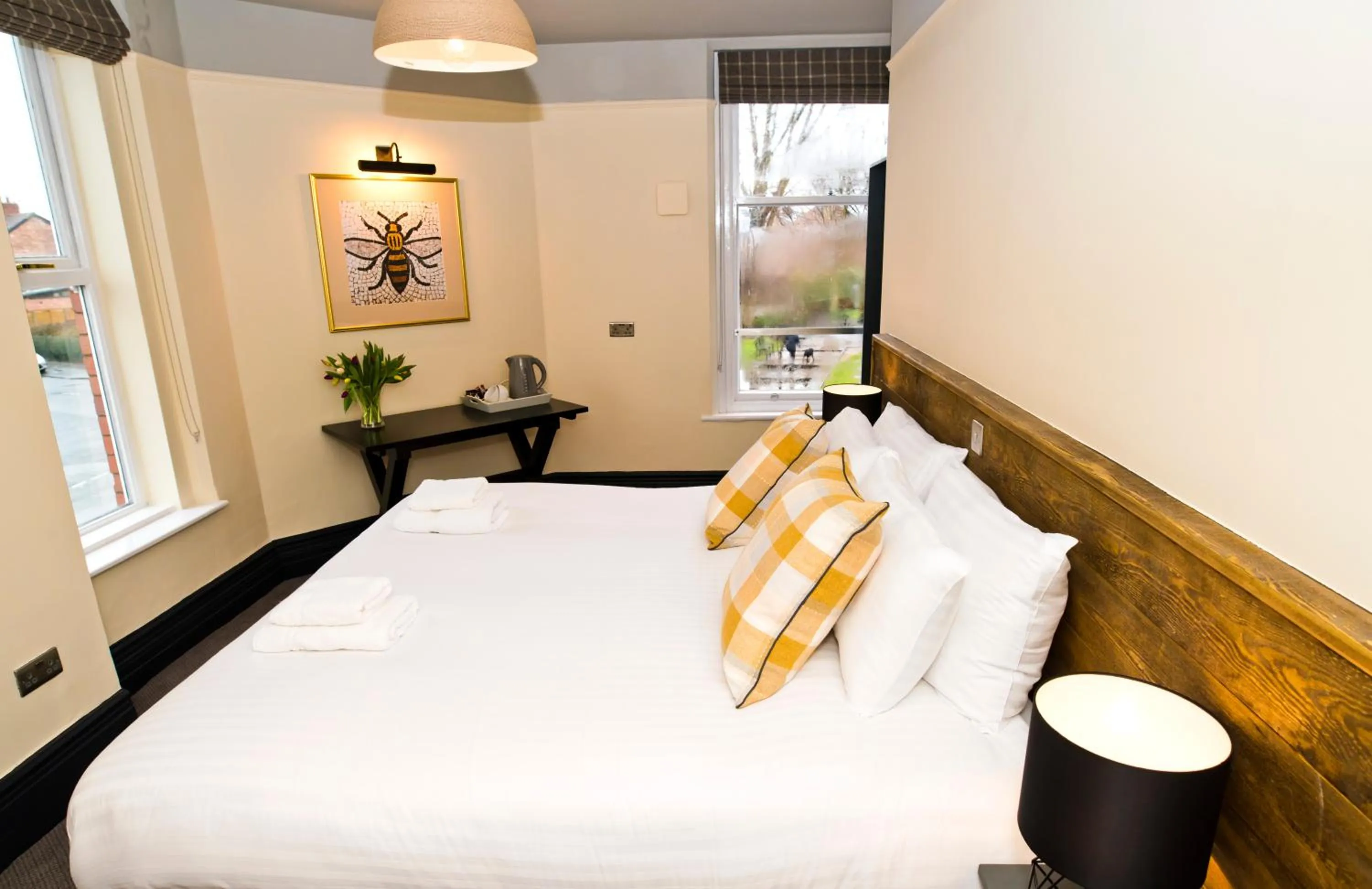 Bedroom, Bed in Bowling Green