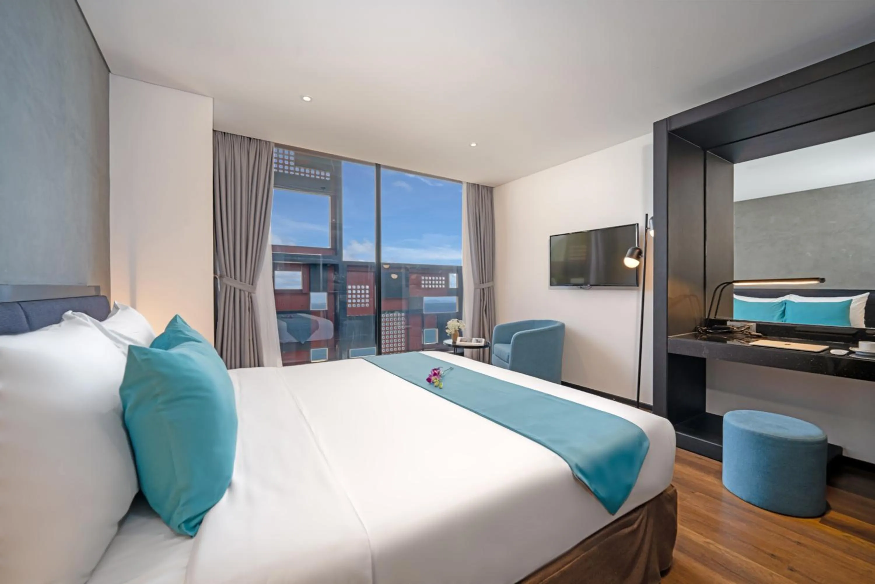 Bed in The Code Hotel & Spa Da Nang - Complimentary Daily Afternoon Tea in Sky Bar