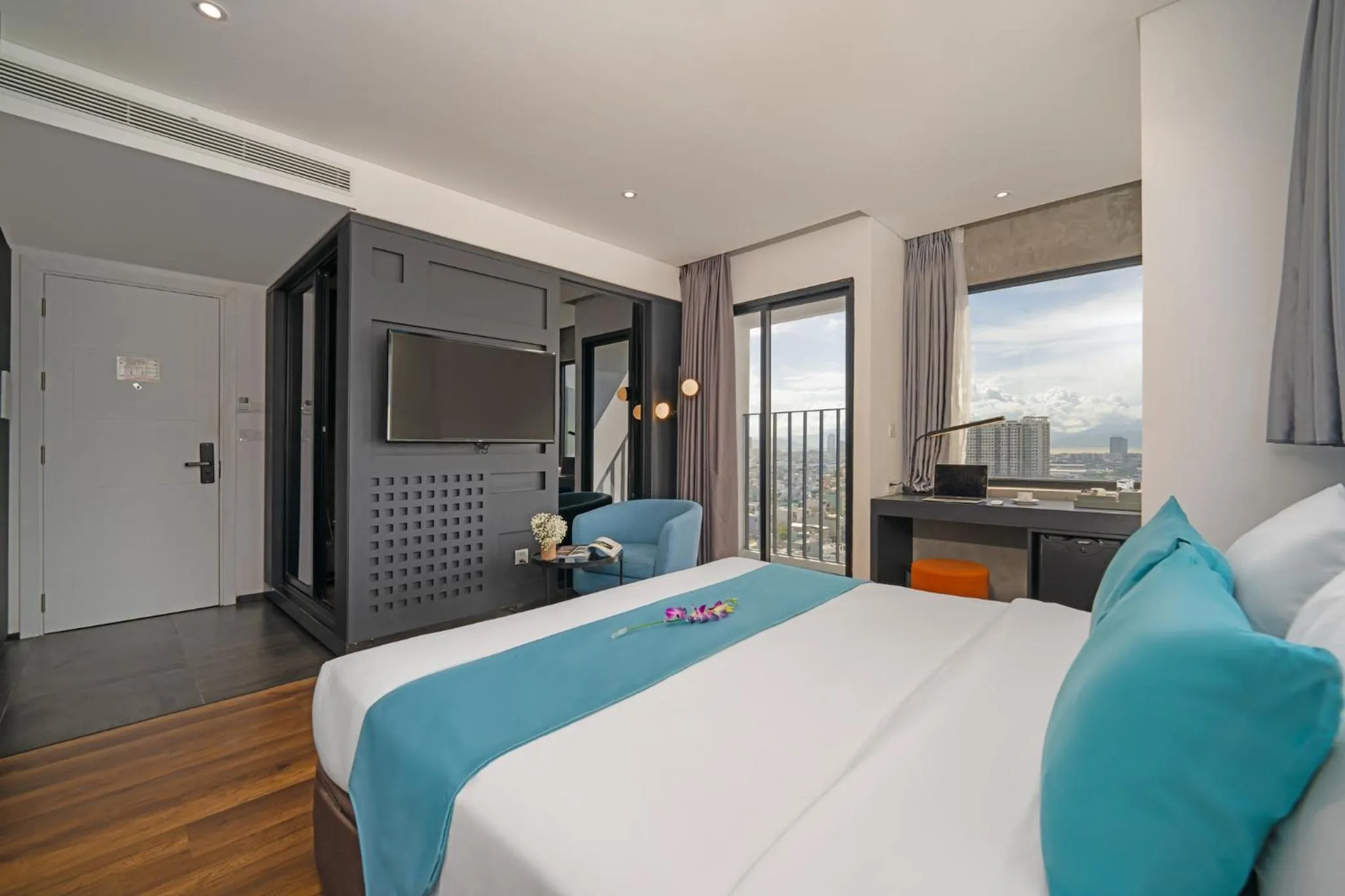 Bed in The Code Hotel & Spa Da Nang - Complimentary Daily Afternoon Tea in Sky Bar