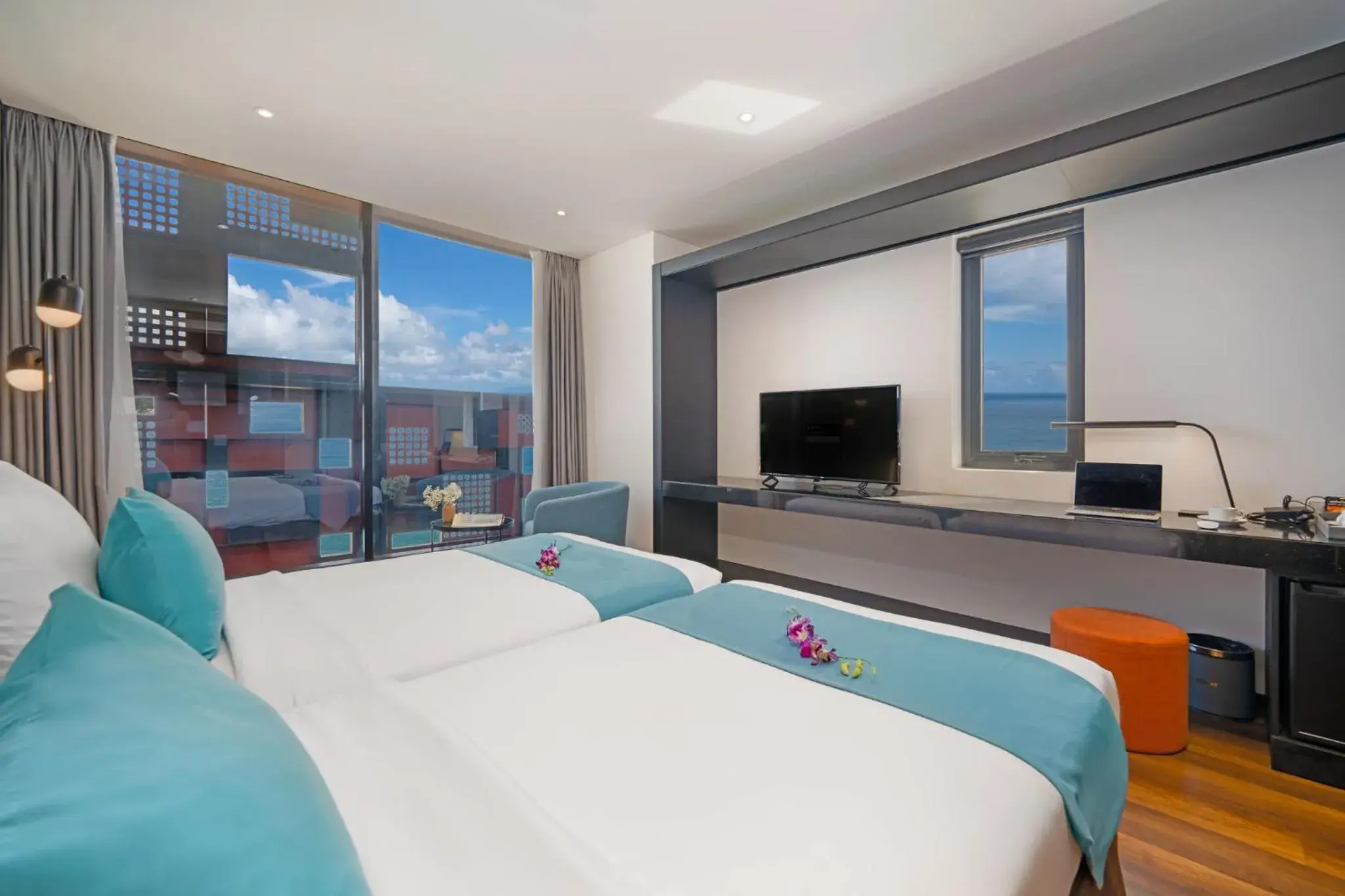 Communal lounge/ TV room, Bed in The Code Hotel & Spa Da Nang - Included Afternoon Tea in Sky Bar Sea View Communal lounge/ TV room, Bed in The Code Hotel & Spa Da Nang - Included Afternoon Tea in Sky Bar Sea View