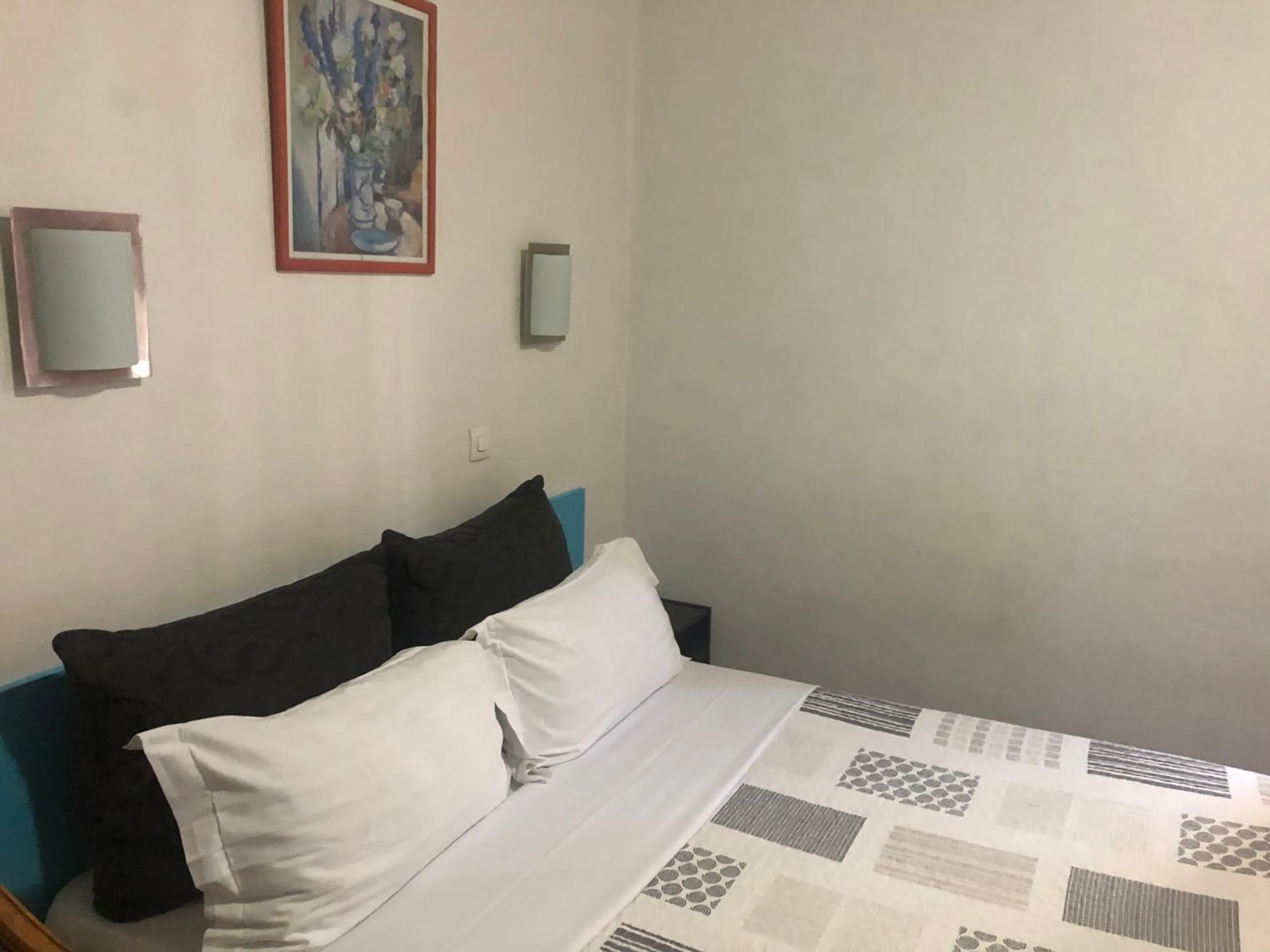 Photo of the whole room, Bed in Hotel Chevallier