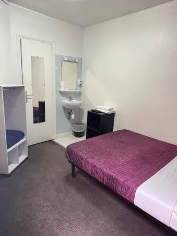 Bed in Hotel Chevallier