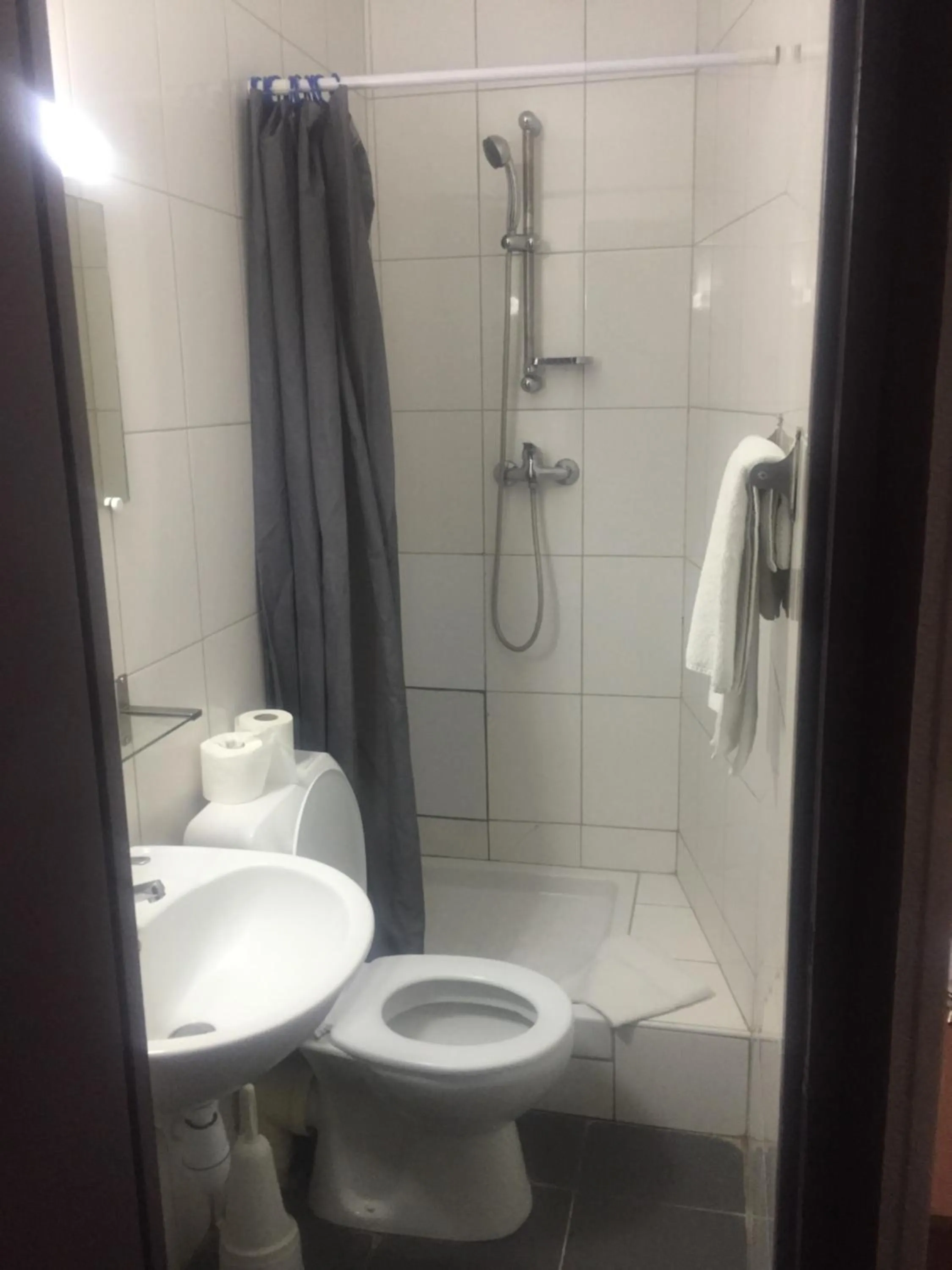 Shower in Hotel Chevallier