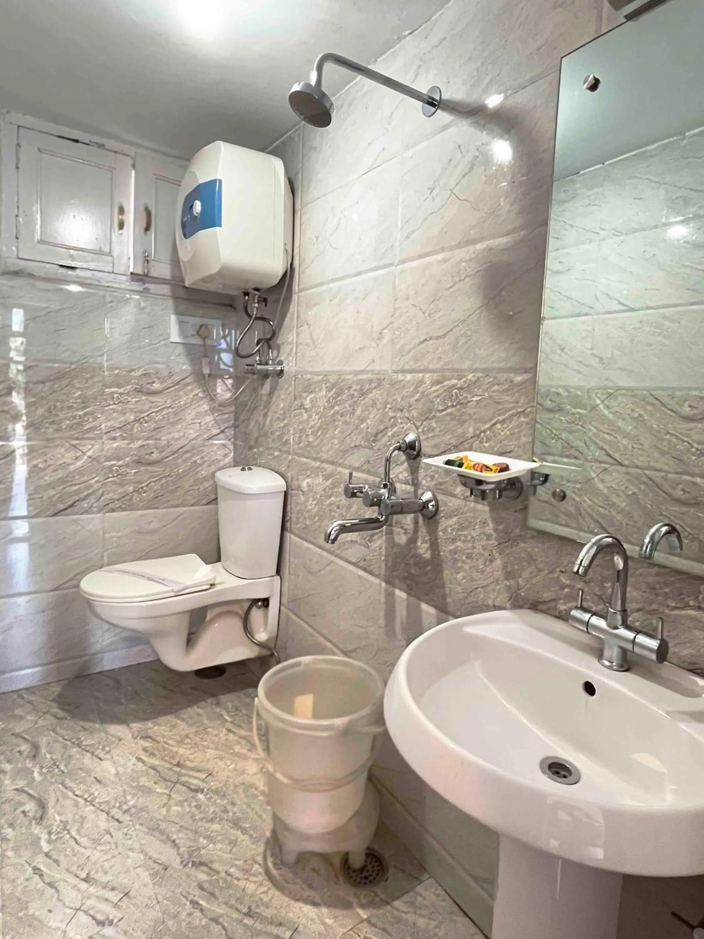 Bathroom in Tourist Hotel 10 minutes walking distance from the mall