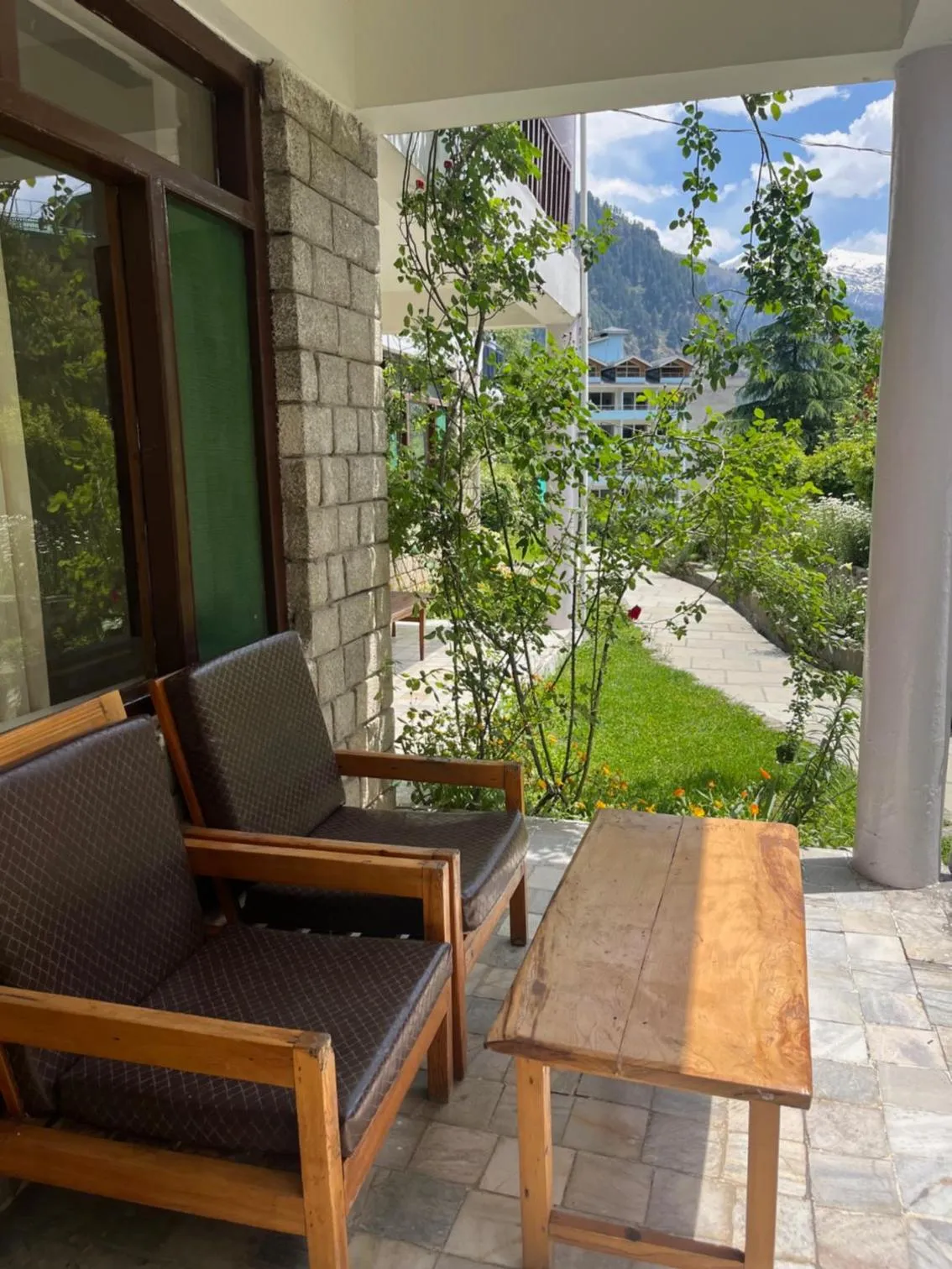 Garden in Tourist Hotel 10 minutes walking distance from the mall